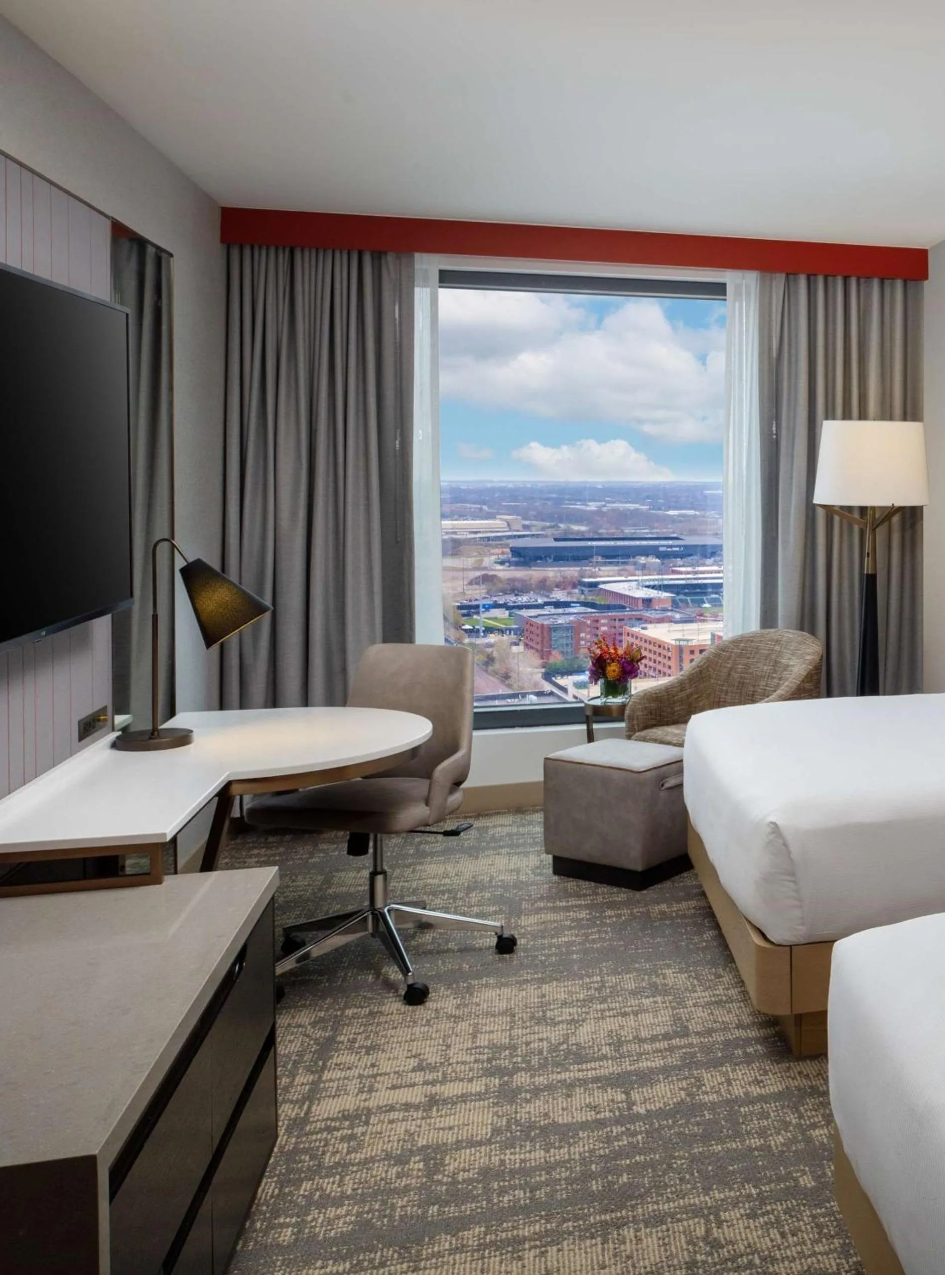 Seating area, Bed in Hilton Columbus Downtown