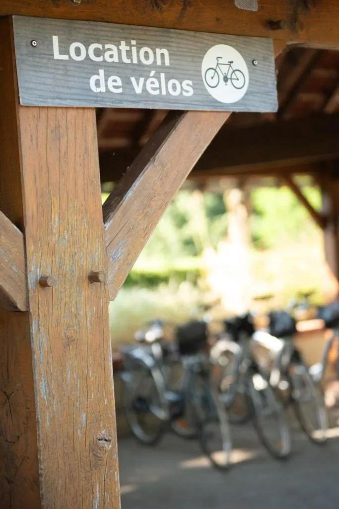 Cycling in Logis Hôtel du Château