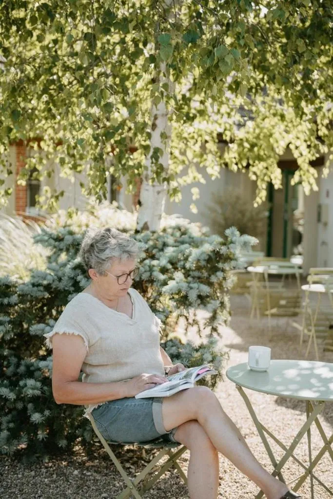 People in Logis Hôtel du Château