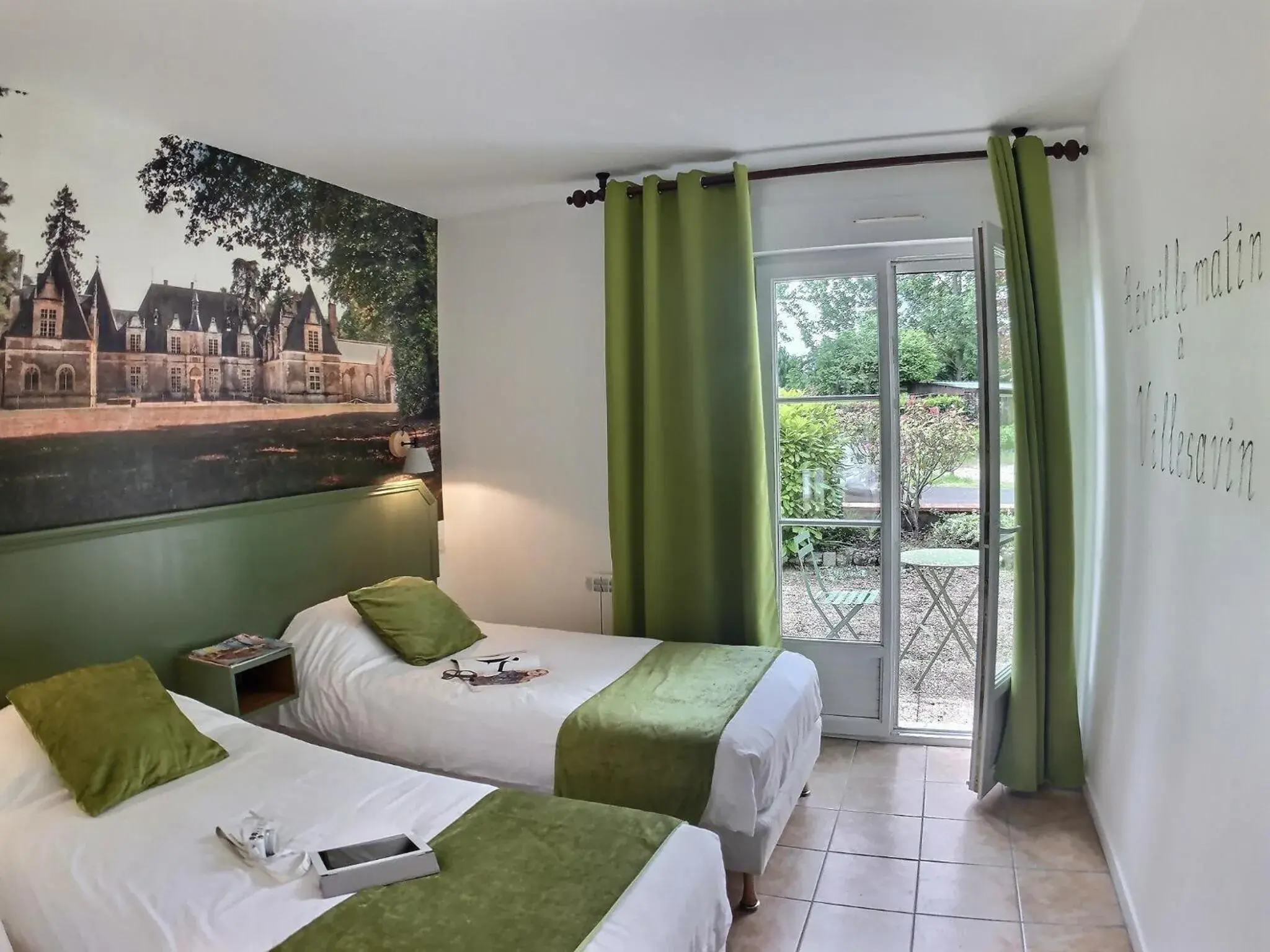 Twin Room with Terrace in Logis Hôtel du Château Twin Room with Terrace in Logis Hôtel du Château