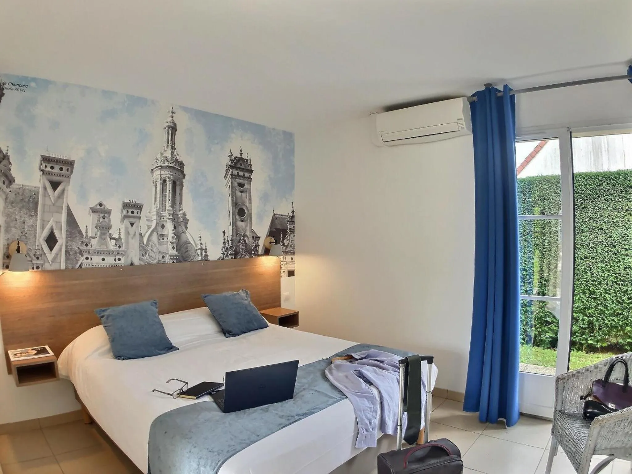 View (from property/room), Bed in Logis Hôtel du Château