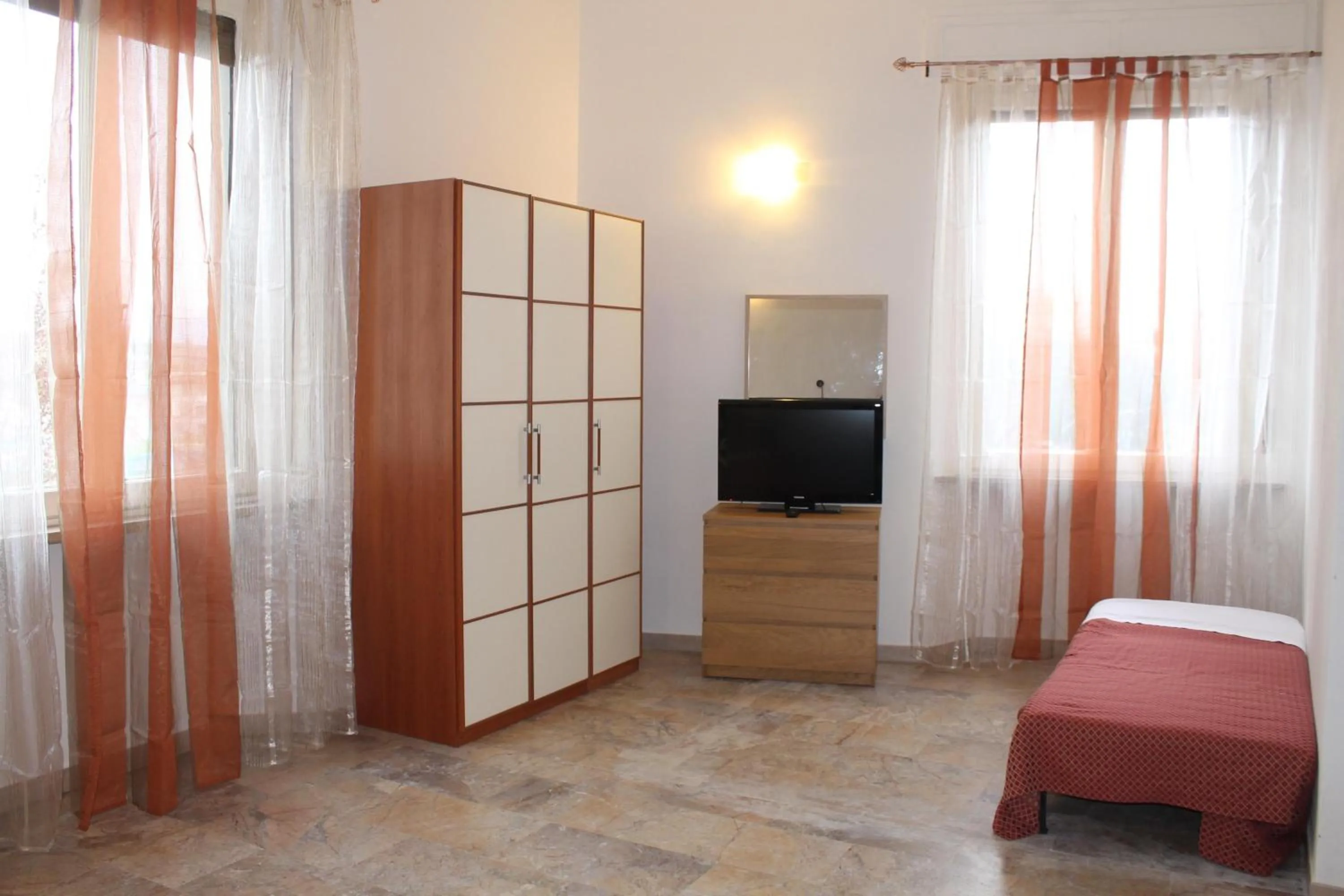 Photo of the whole room, Bed in B&B Soggiorno Ponte Rosso