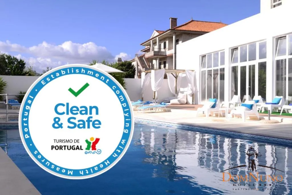 Swimming pool in Hotel Dom Nuno