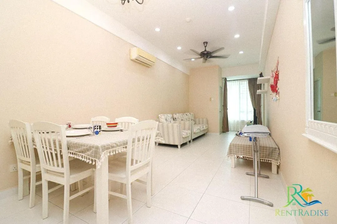 Living room in Akademik Suite by JK Home