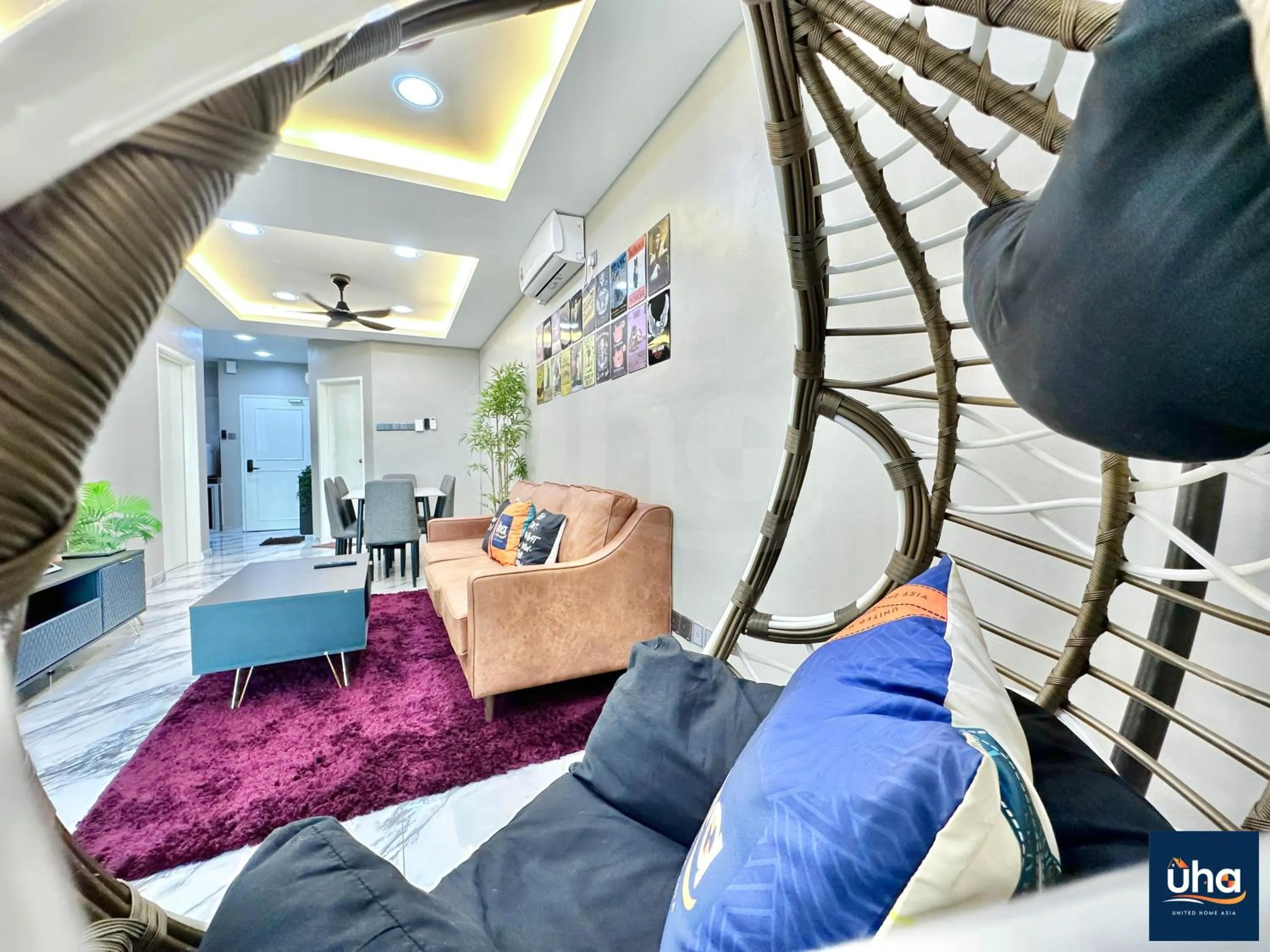 Living room in Akademik Suite by JK Home