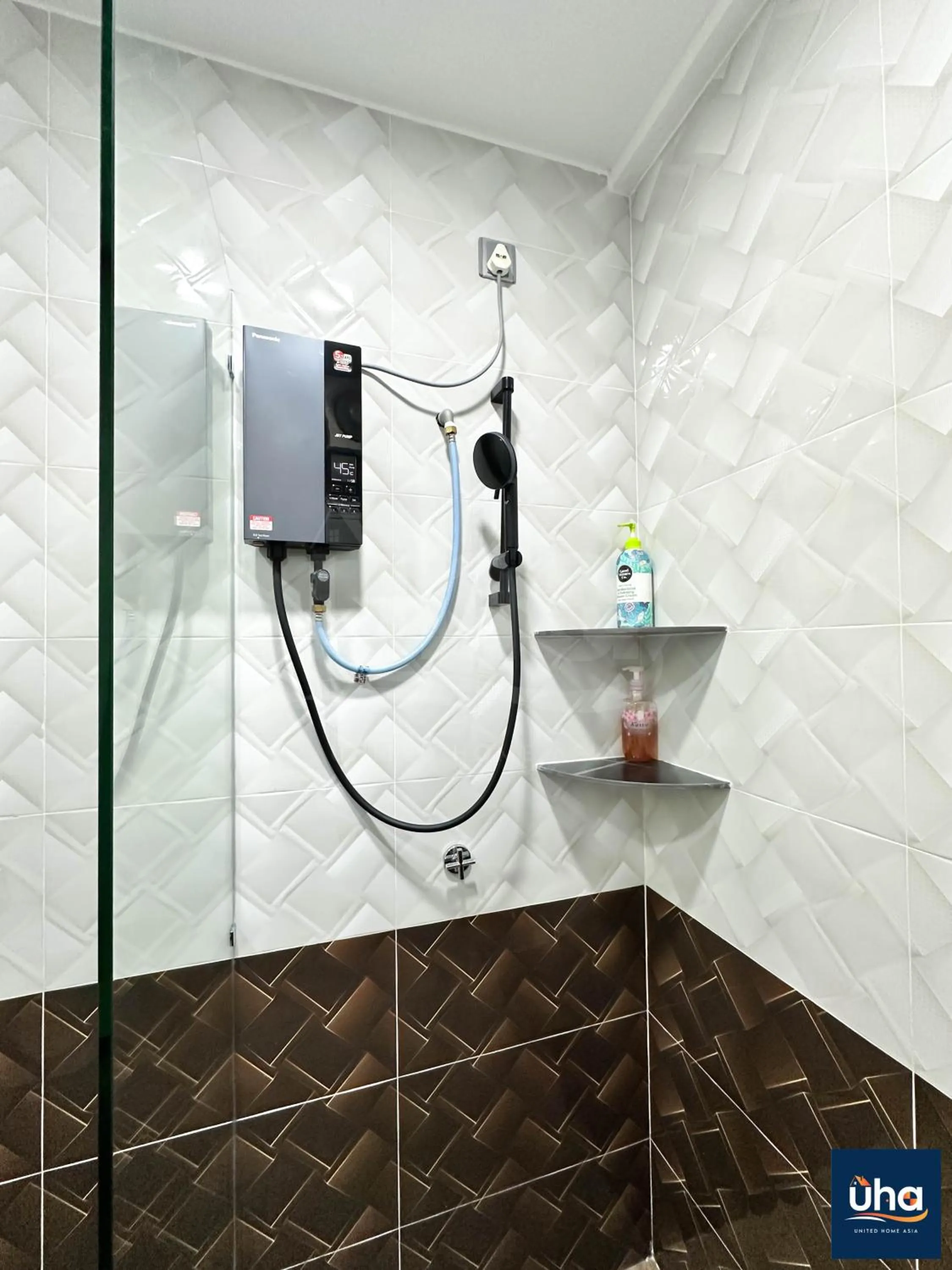 Shower in Akademik Suite by JK Home