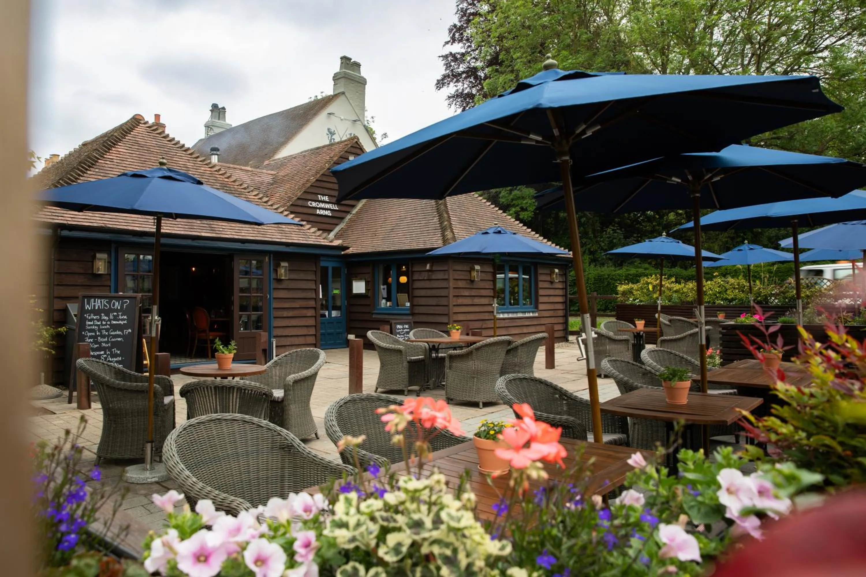 Garden in Cromwell Arms Country Pub with Rooms
