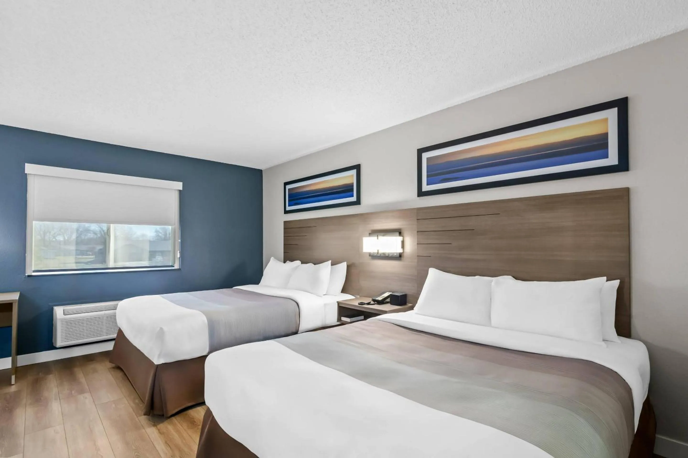 Bedroom, Bed in Quality Inn Neosho