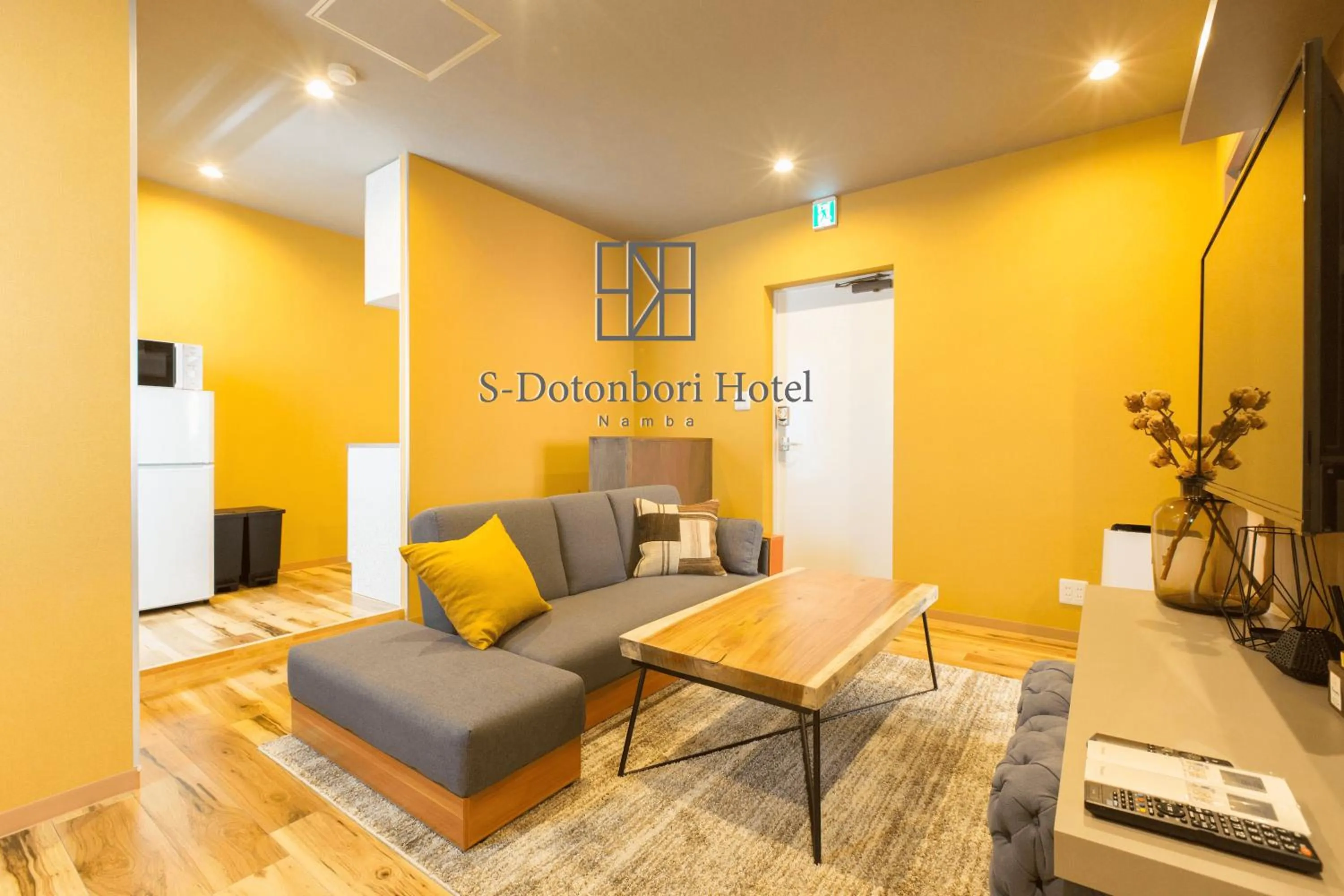 Living room in S-Dotonbori Hotel Namba - Self Check-In Only