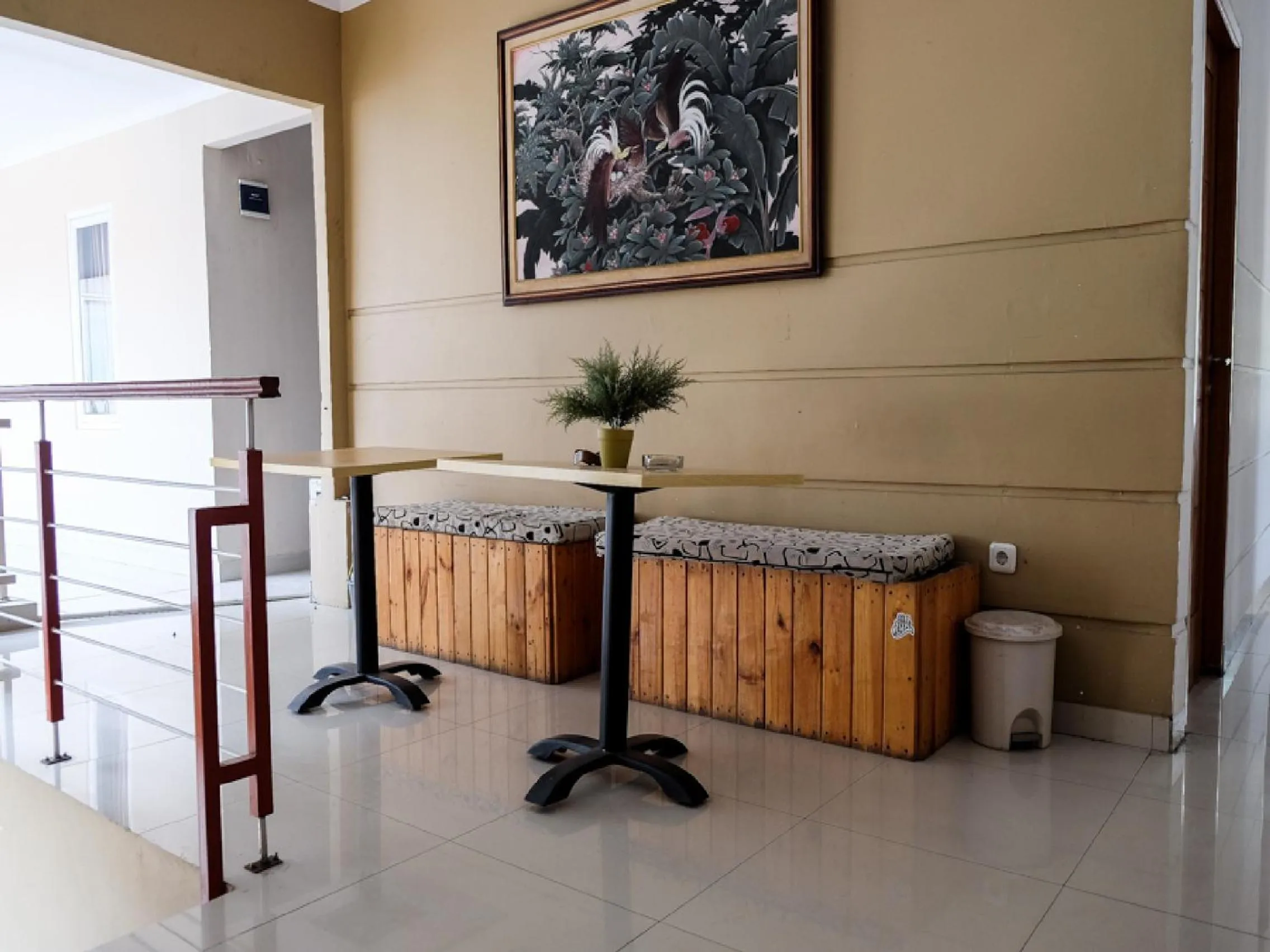 Lobby or reception in RedDoorz near Kebun Raya Bogor 2