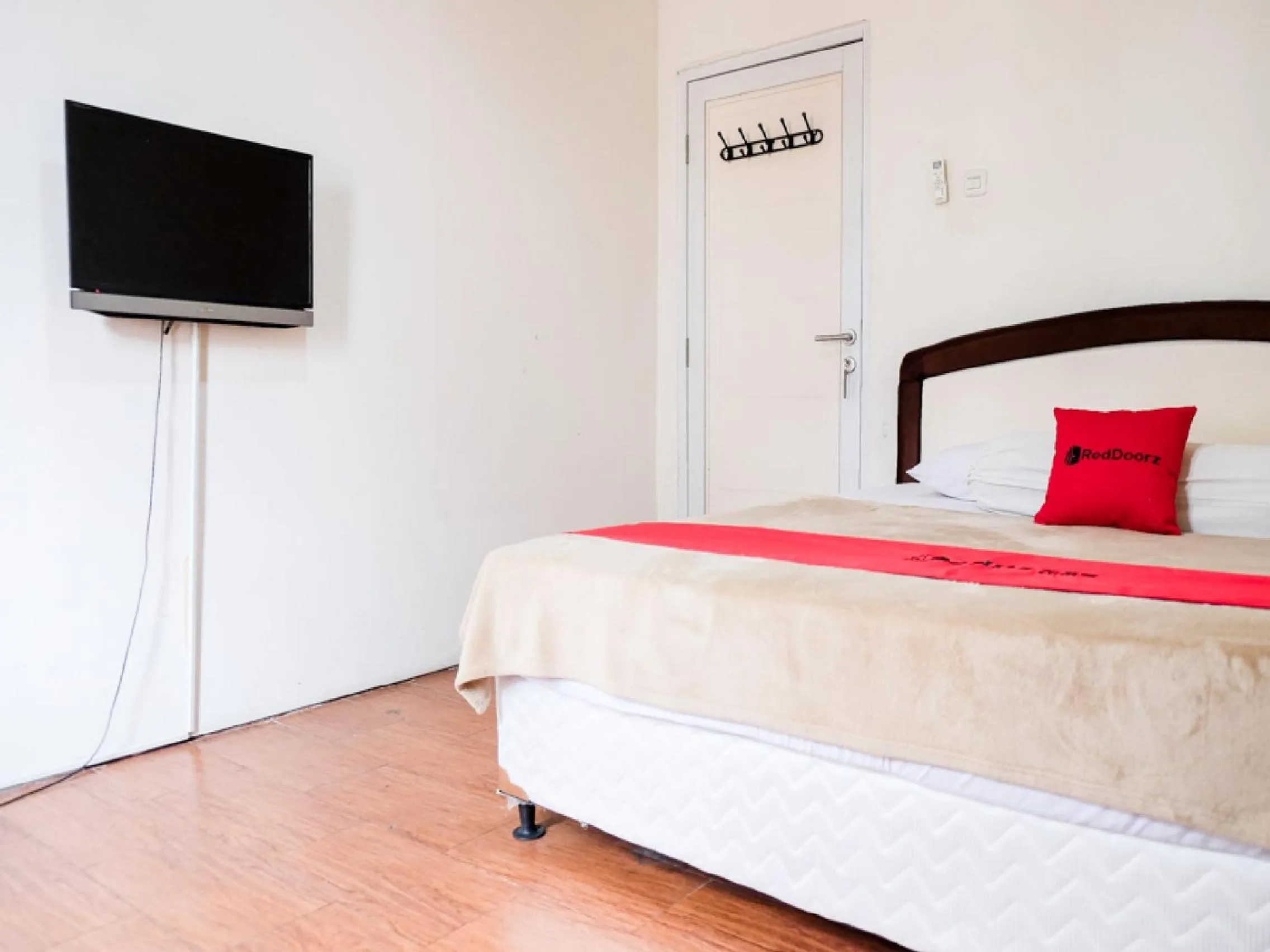 Bedroom in RedDoorz near Kebun Raya Bogor 2