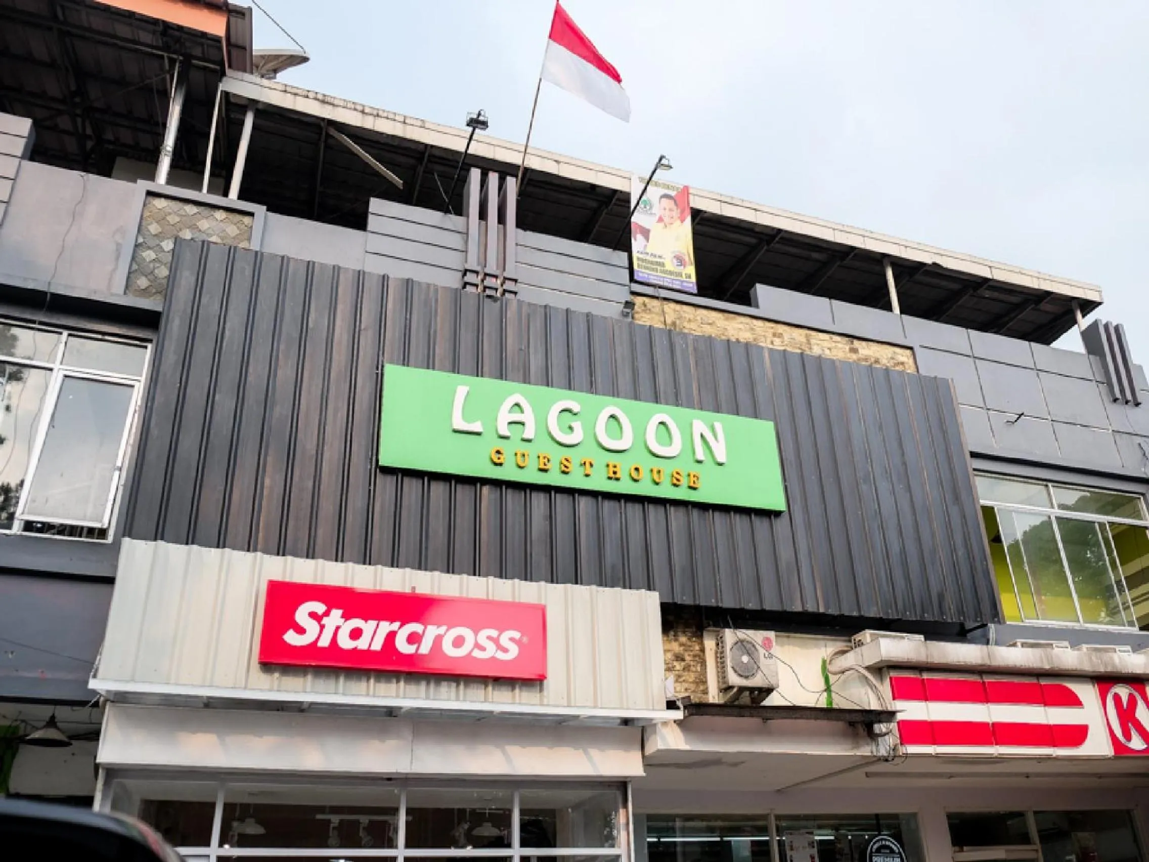 Property building in RedDoorz near Kebun Raya Bogor 2