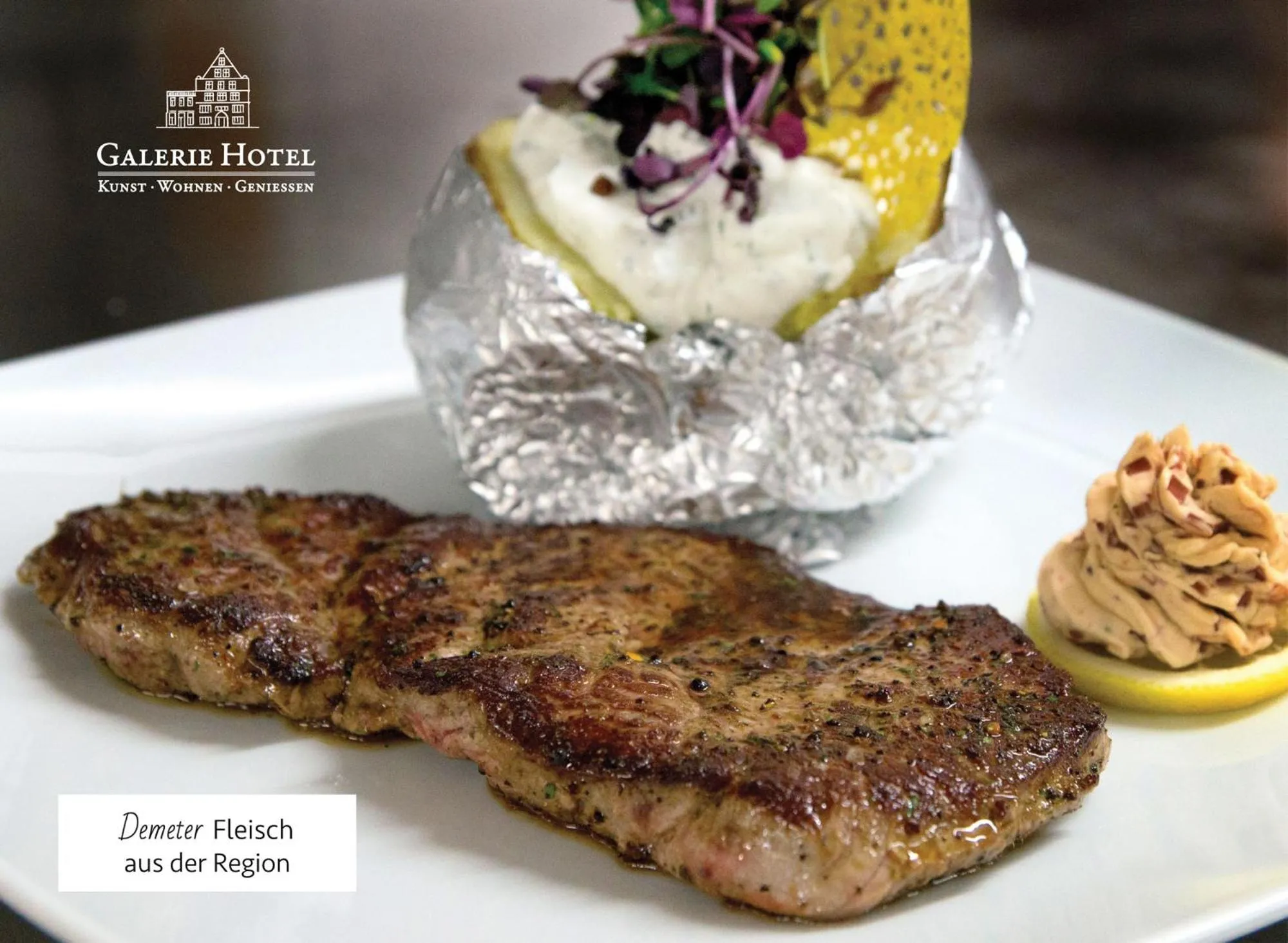 Food and drinks in Galerie Hotel