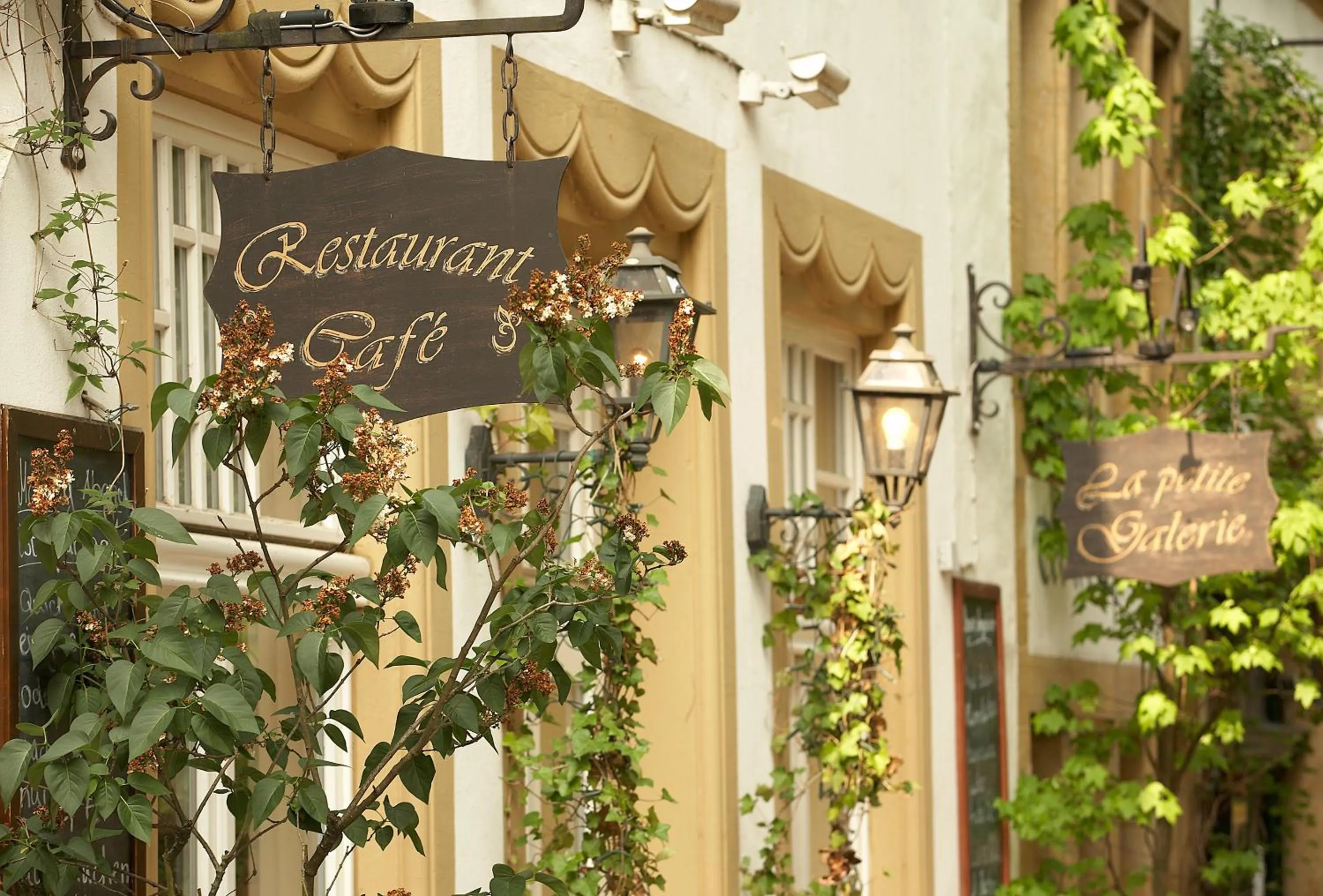 Property building in Galerie Hotel