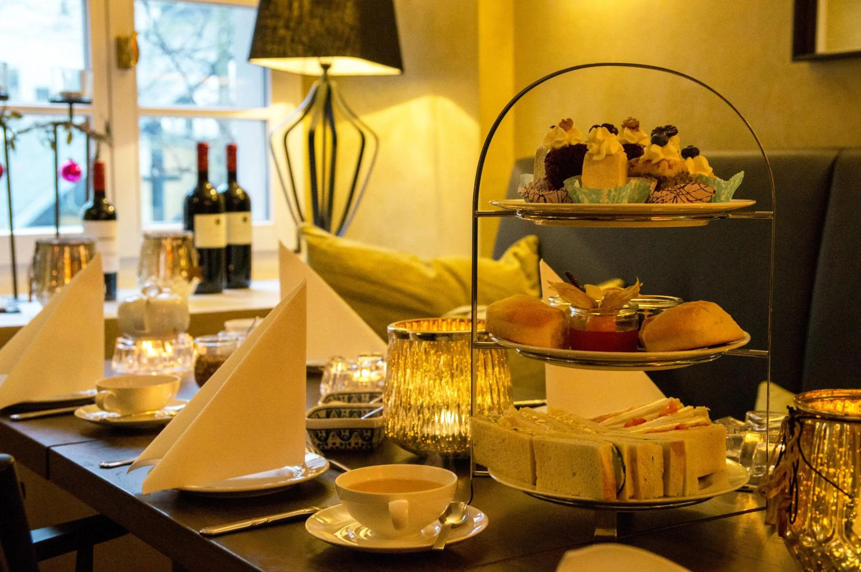 Food and drinks in Galerie Hotel