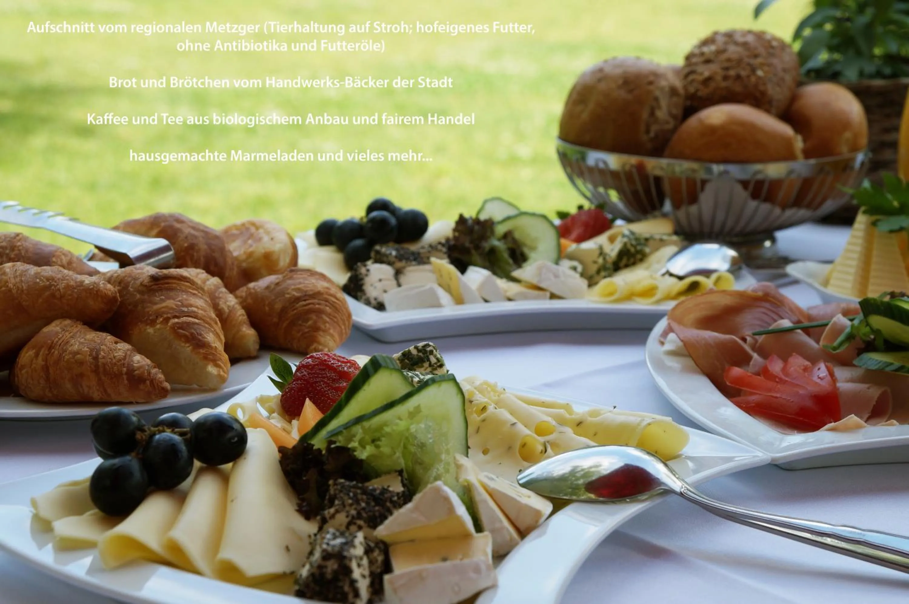 Food and drinks in Galerie Hotel