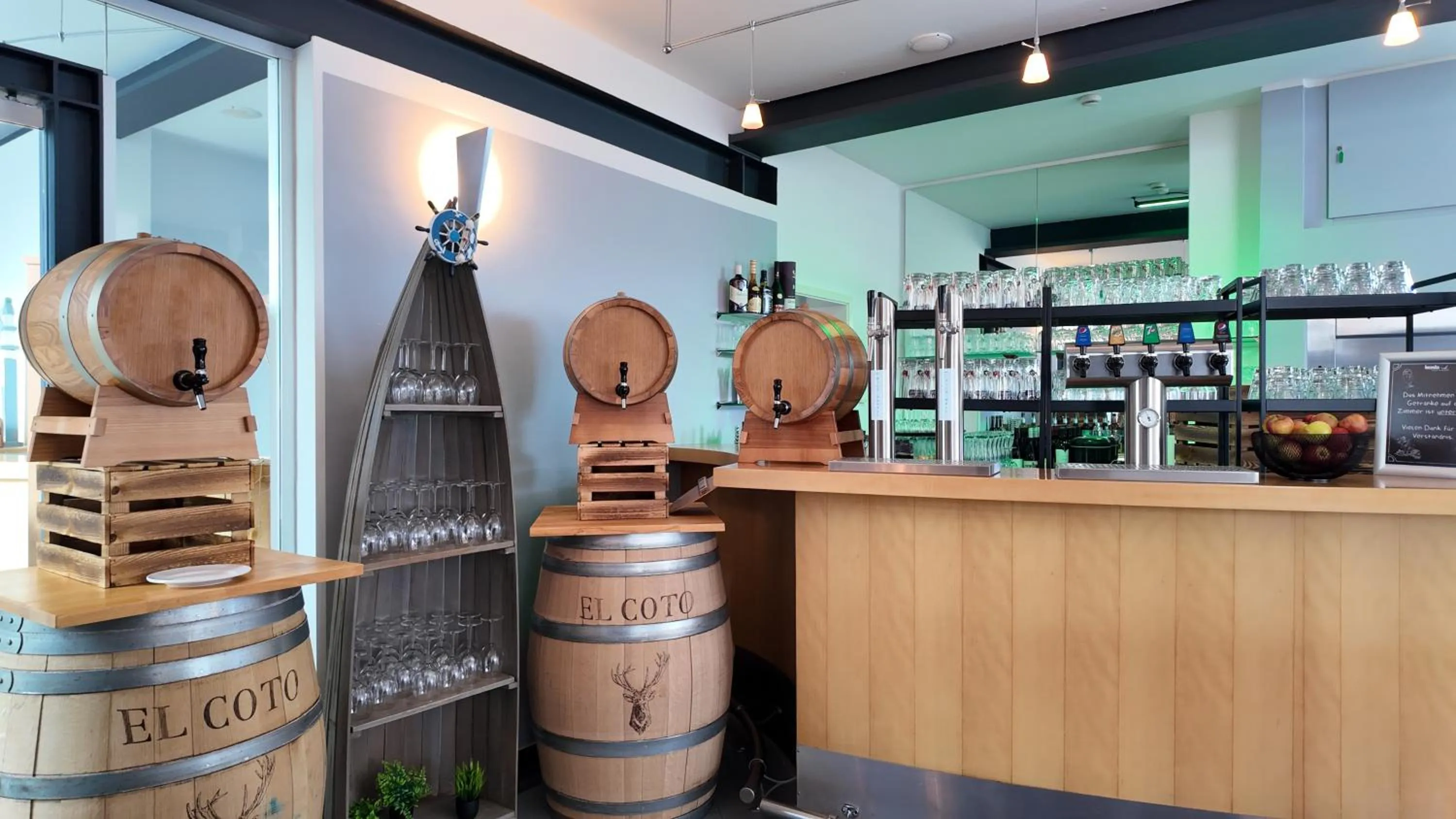 Drinks in Inselhotel kleiner Bodden