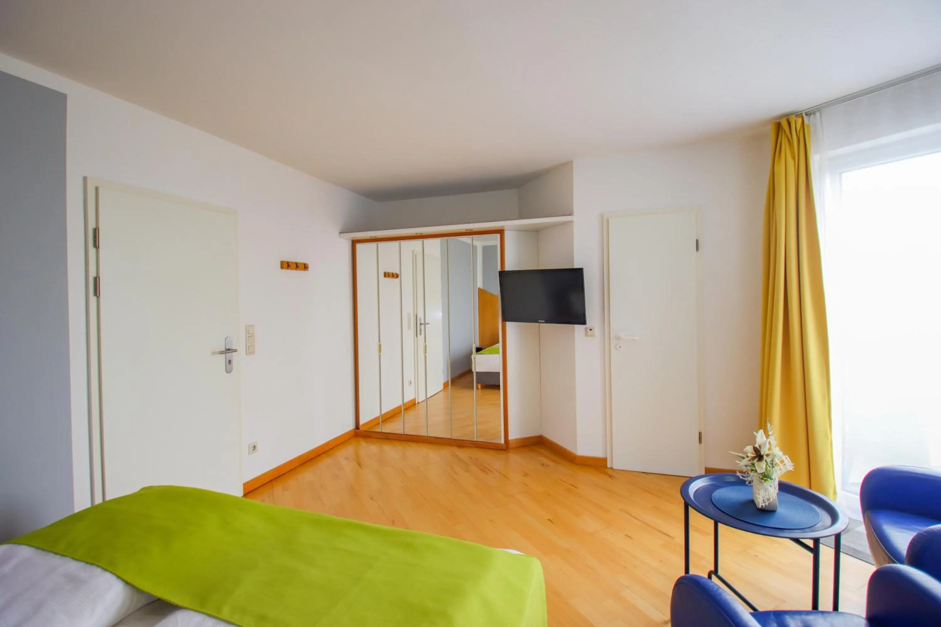 Photo of the whole room, Bed in Inselhotel kleiner Bodden