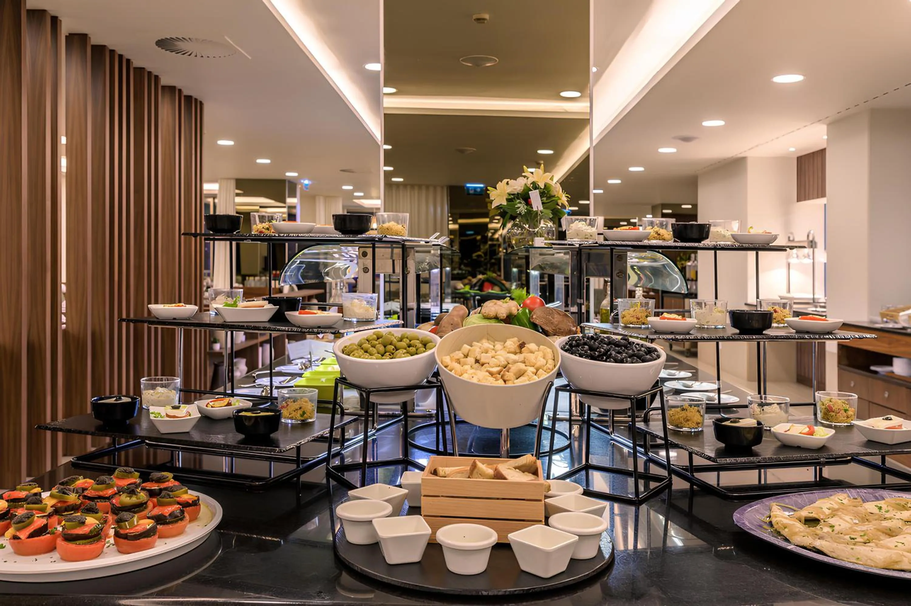 Food in NAU Sao Rafael Suites - All Inclusive