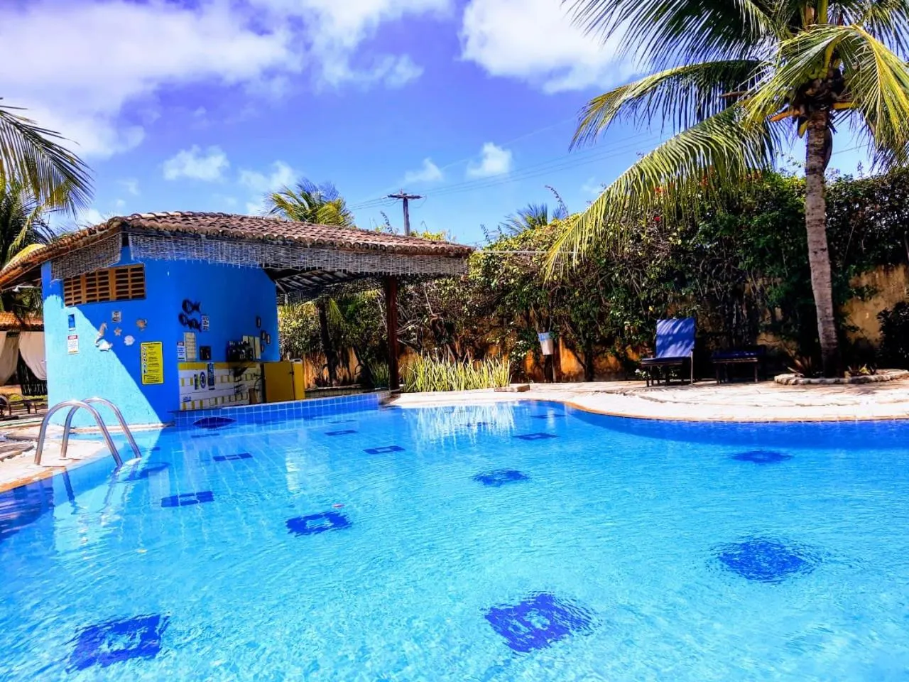 Swimming pool in Hotel Enseada Maracajaú