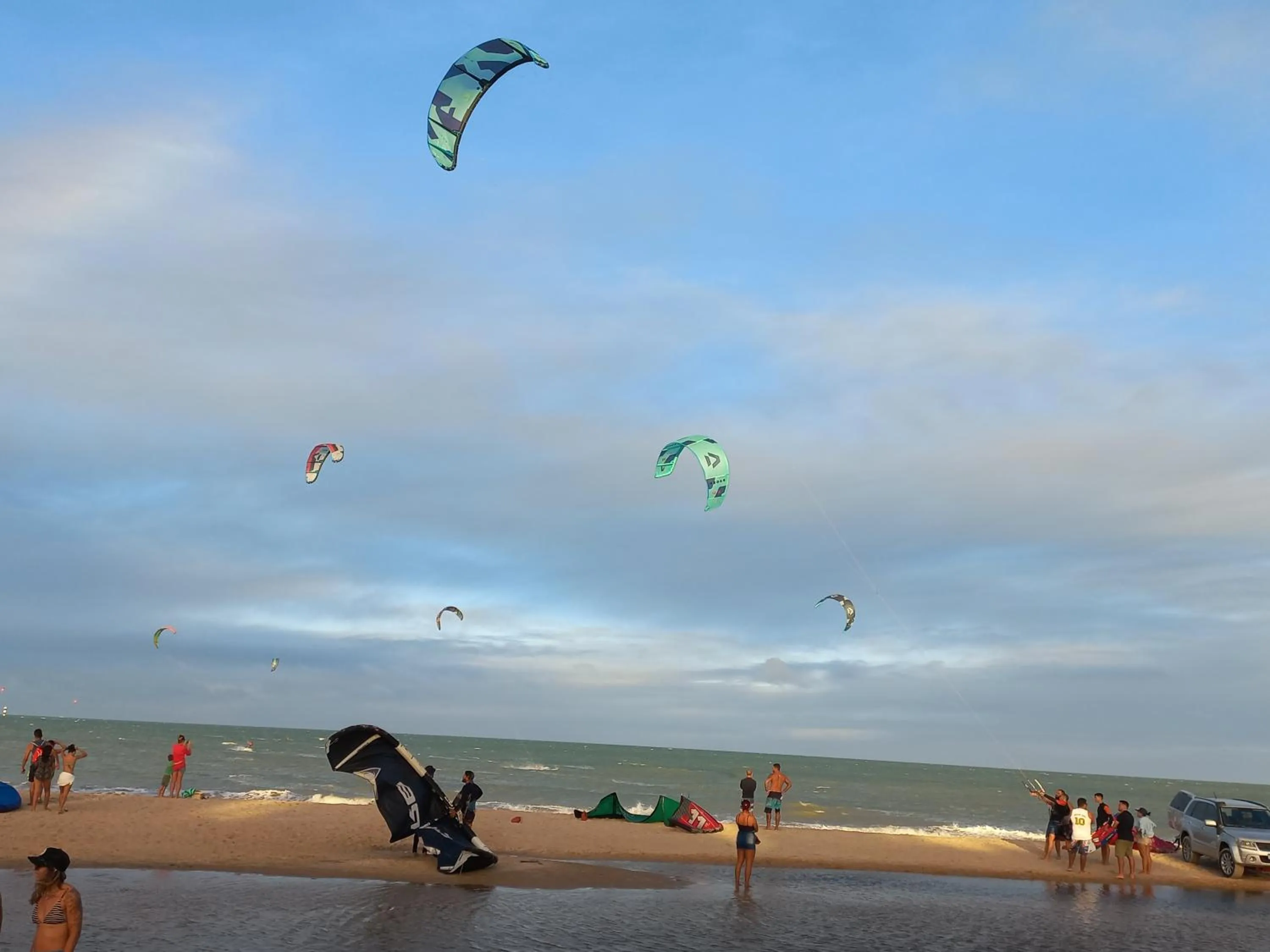 Windsurfing in Hotel Enseada Maracajaú
