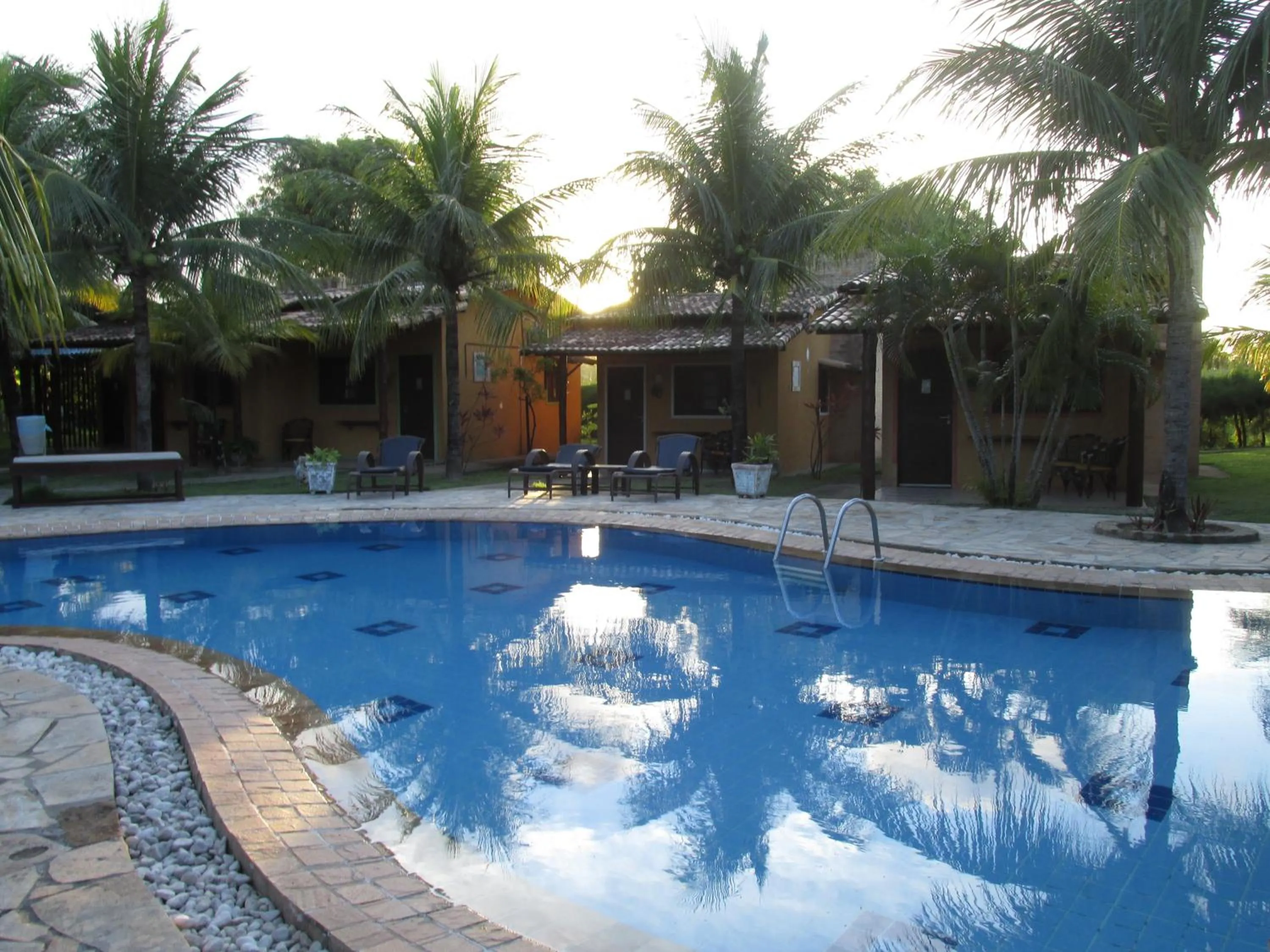 Swimming pool in Hotel Enseada Maracajaú