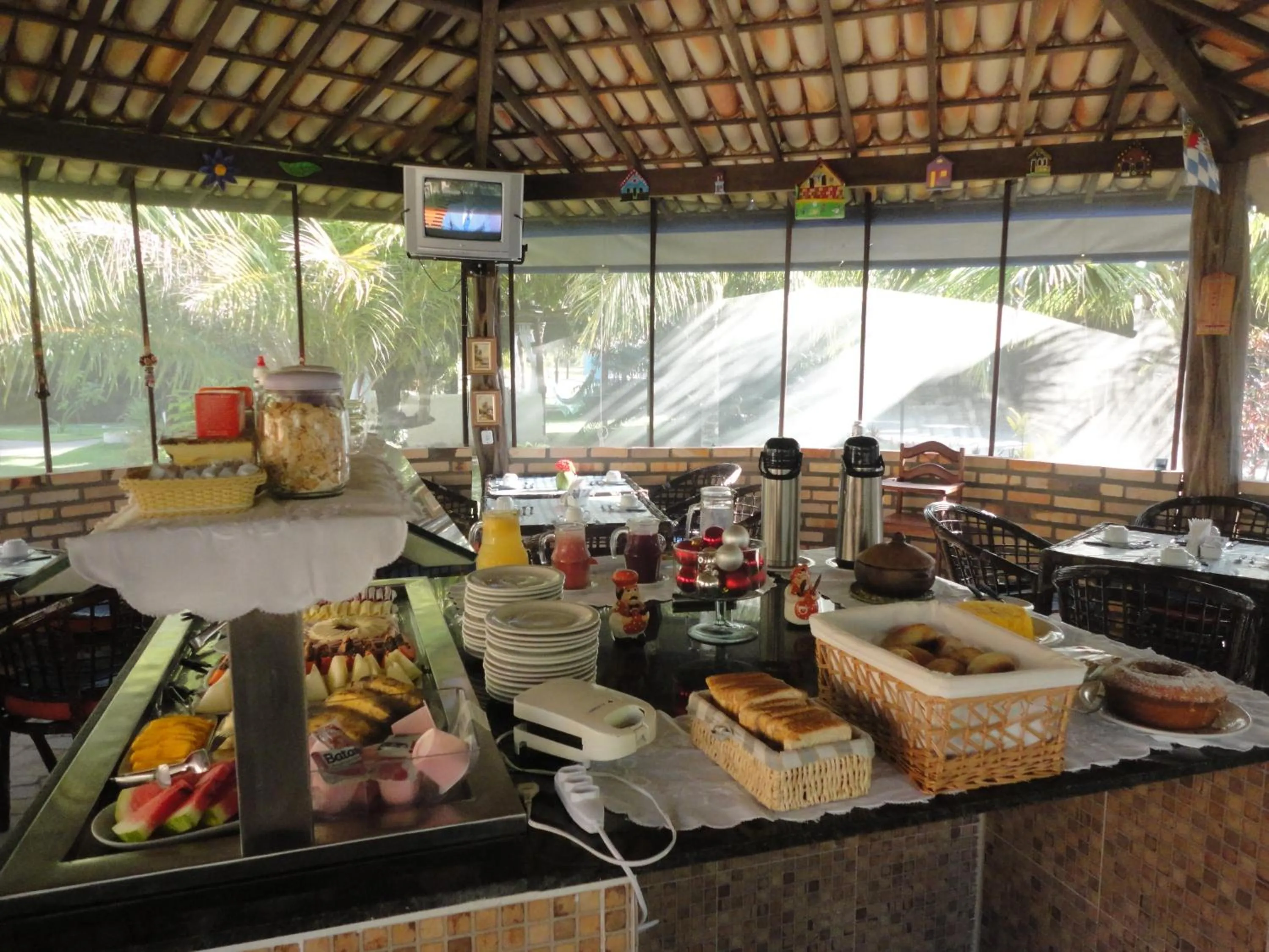 Restaurant/places to eat in Hotel Enseada Maracajaú