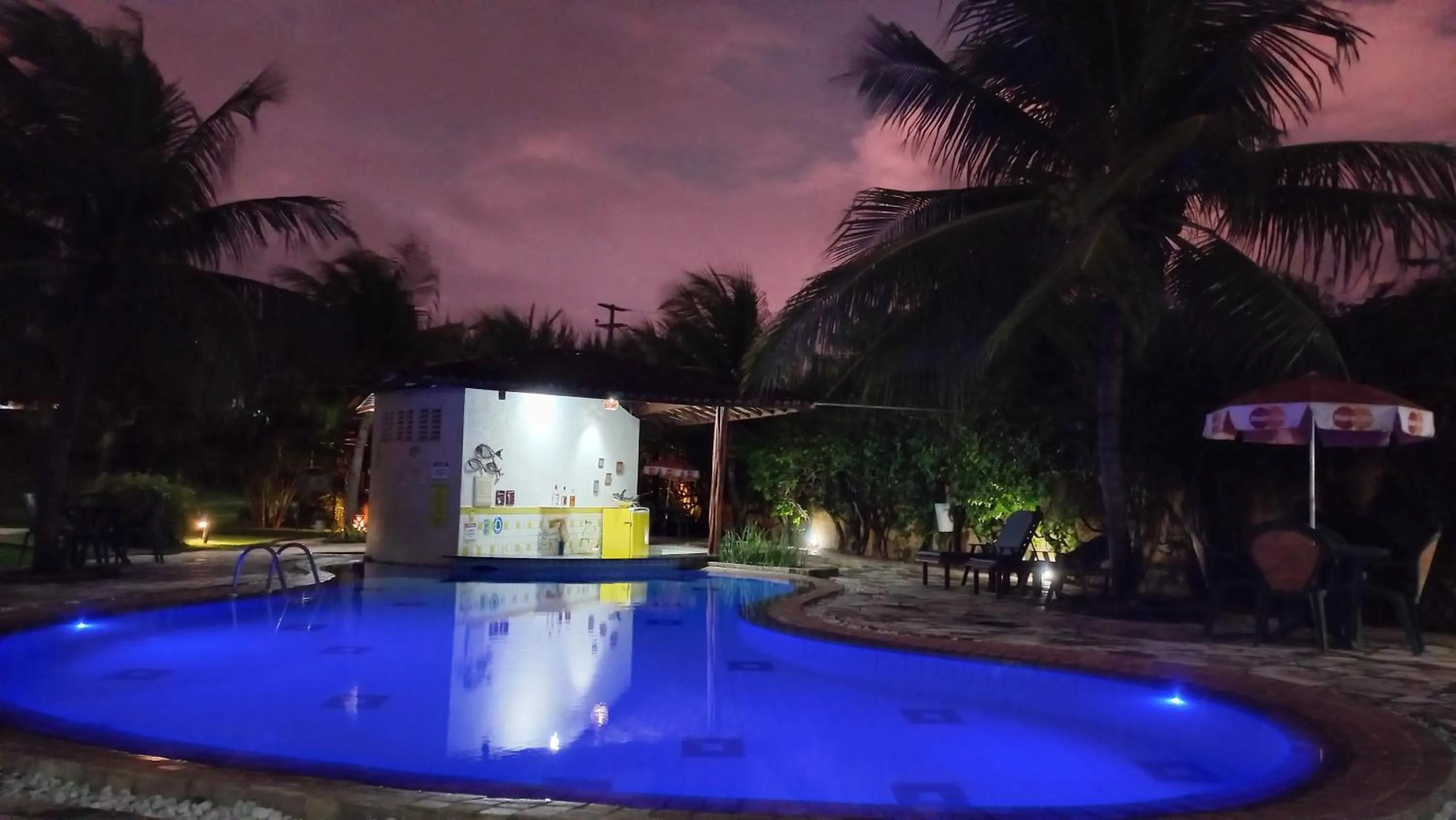 Swimming pool in Hotel Enseada Maracajaú