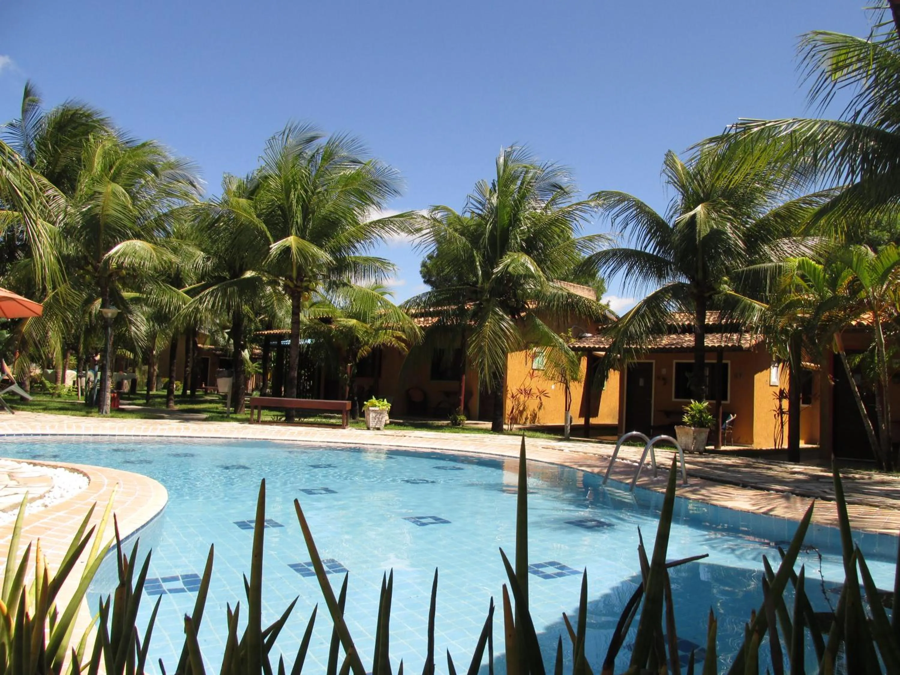 Swimming pool in Hotel Enseada Maracajaú