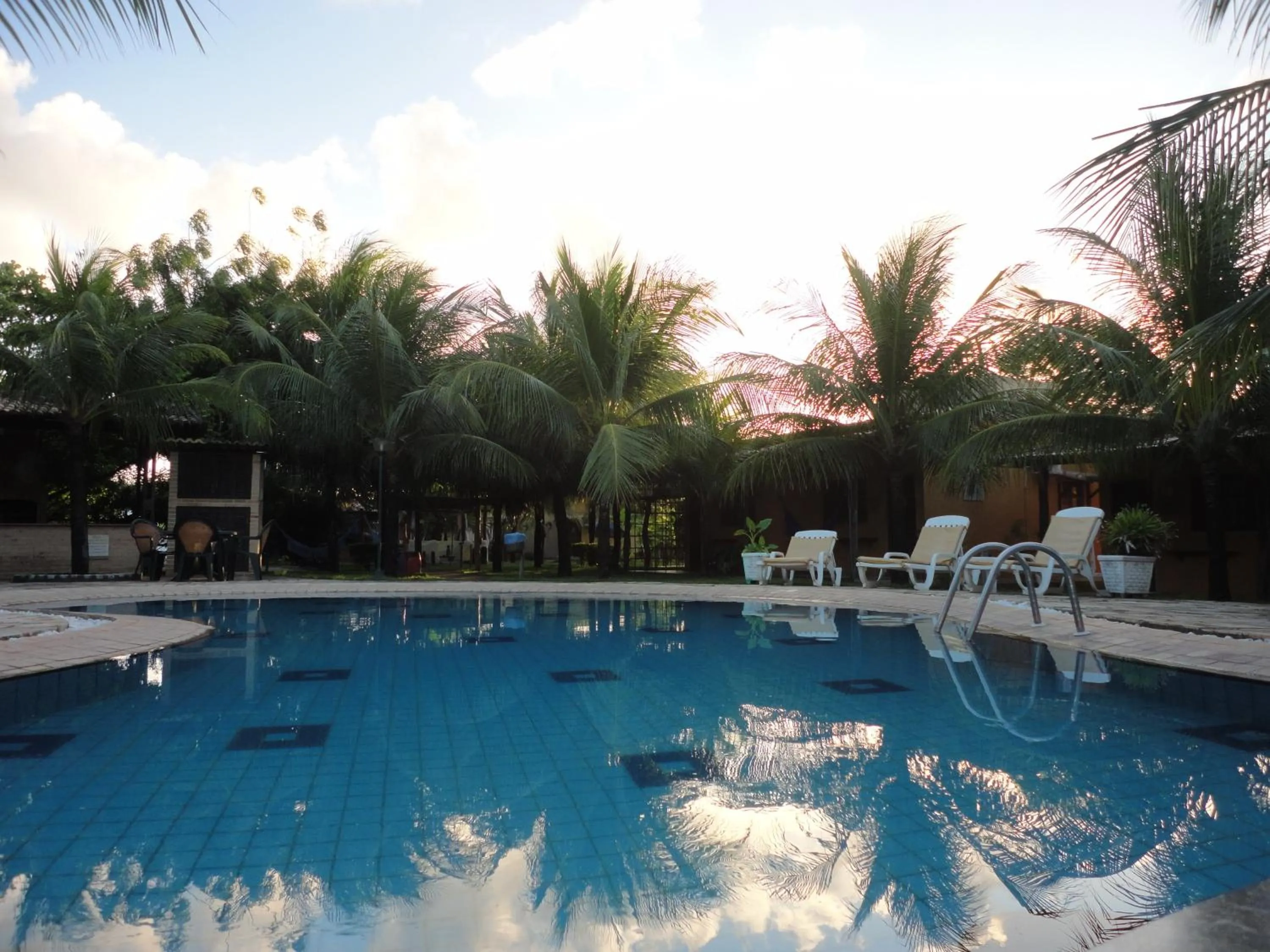 Swimming pool in Hotel Enseada Maracajaú