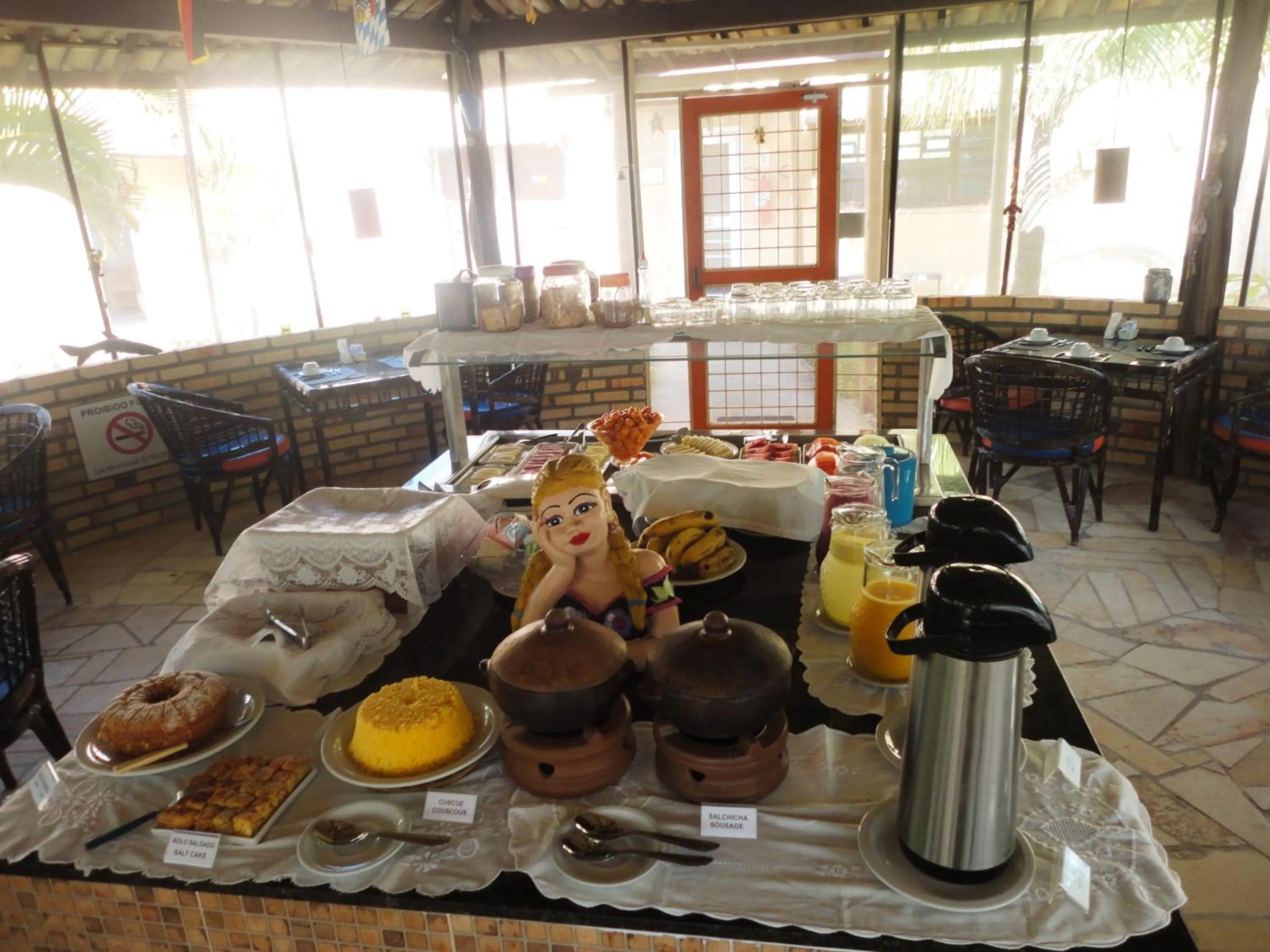 Buffet breakfast in Hotel Enseada Maracajaú