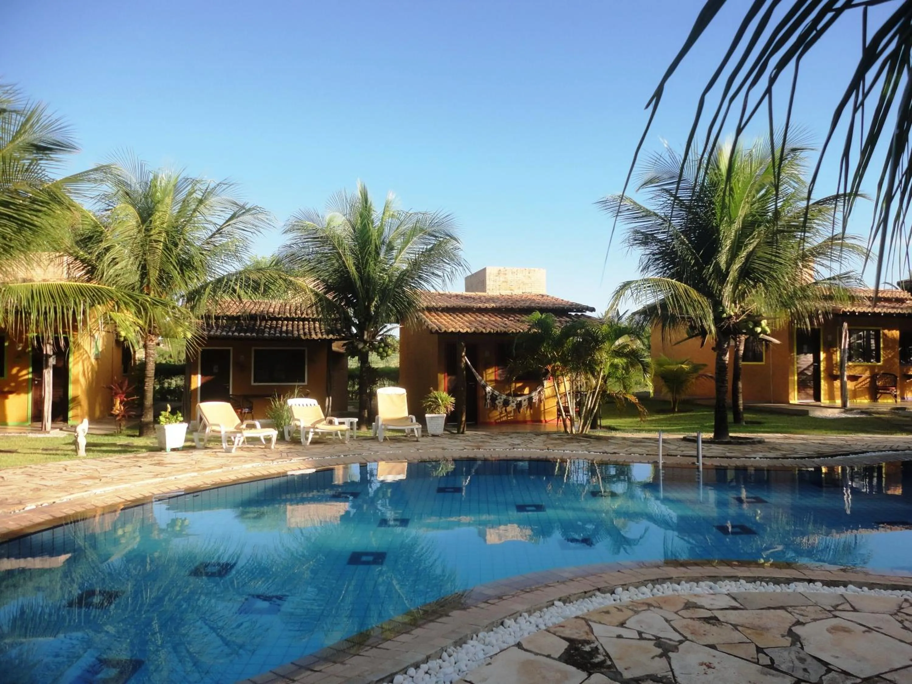 Swimming pool in Hotel Enseada Maracajaú