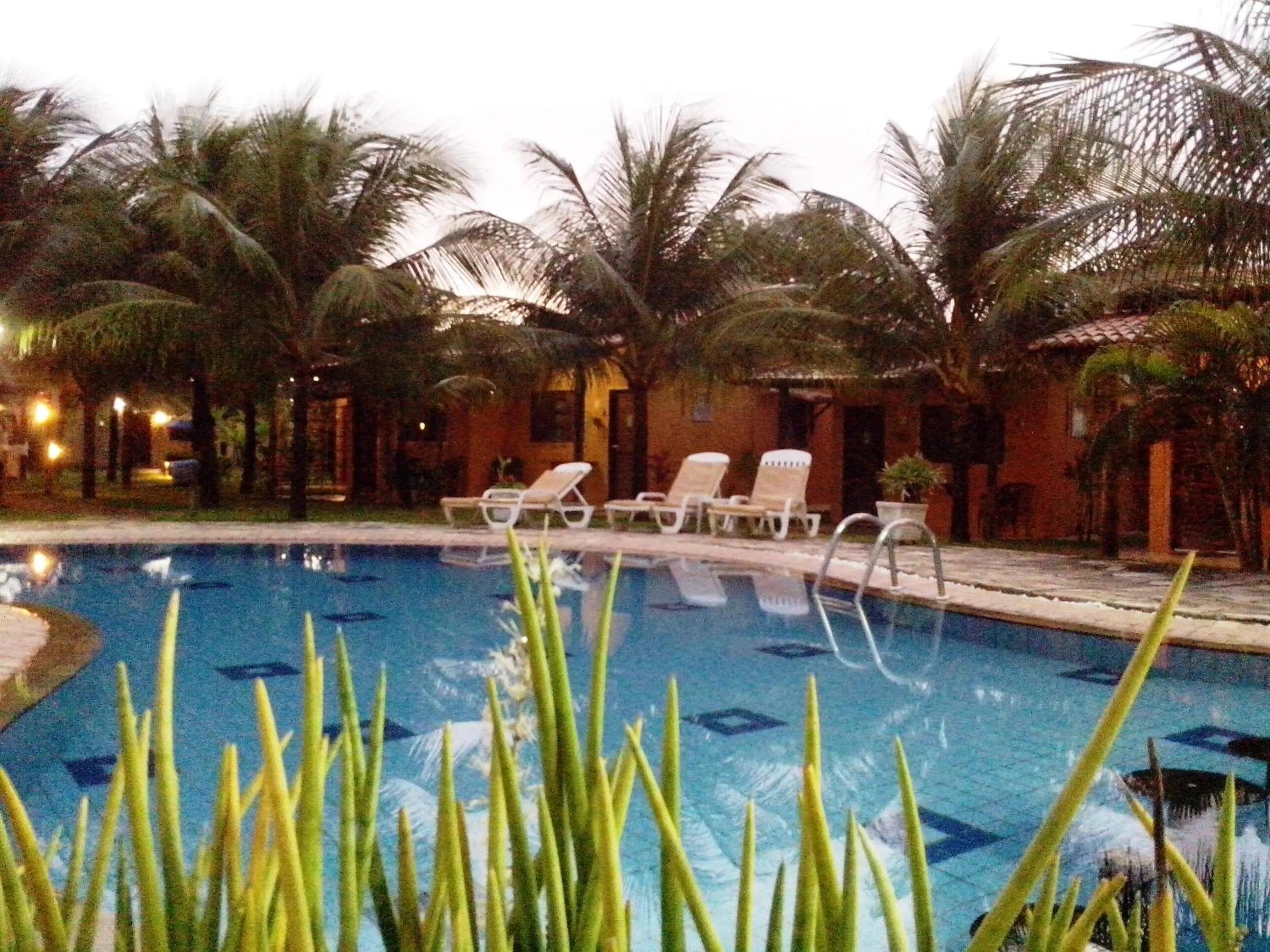 Swimming pool in Hotel Enseada Maracajaú