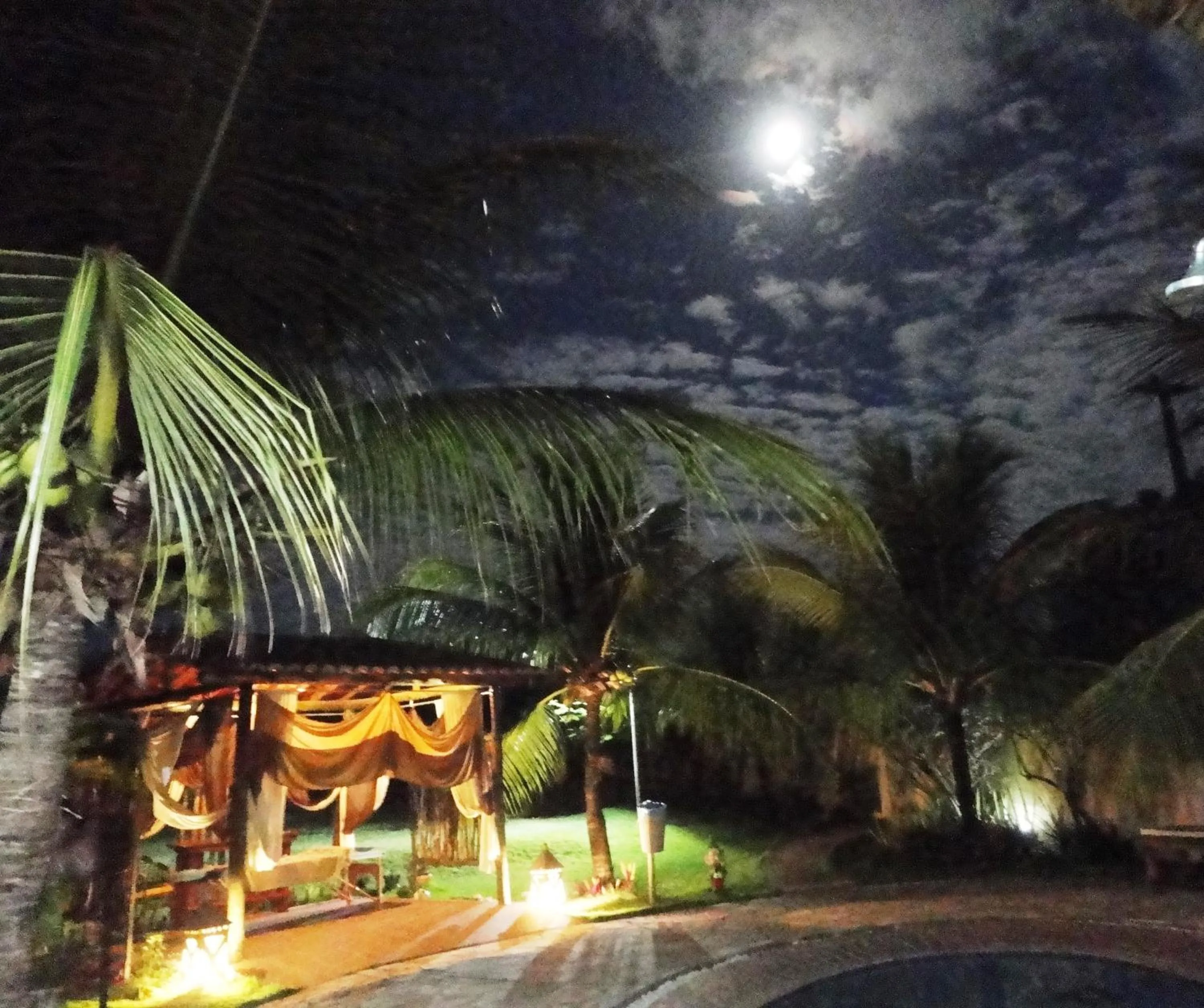 Massage in Hotel Enseada Maracajaú