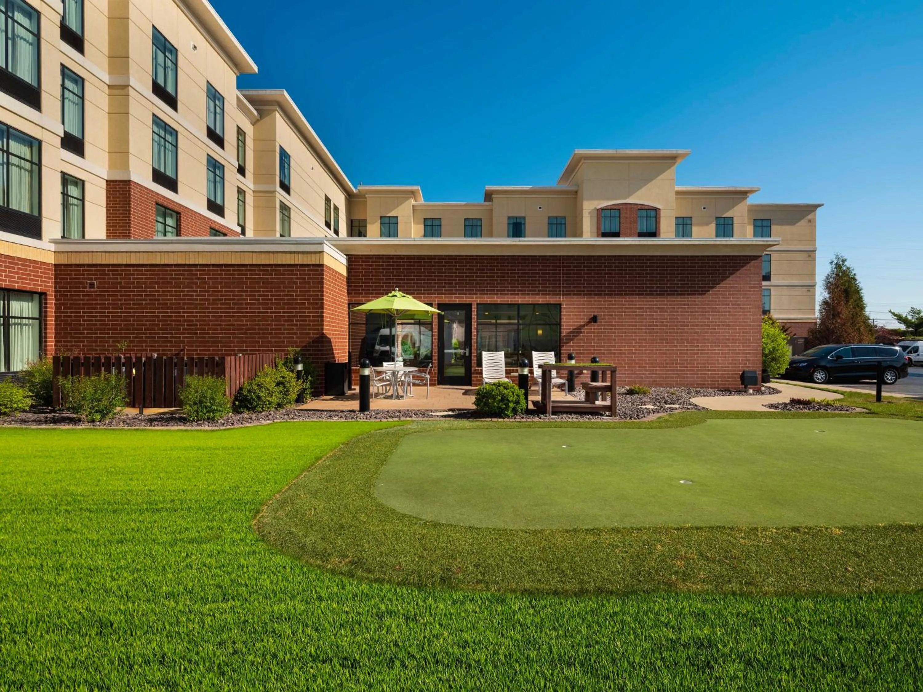 Golfcourse in Homewood Suites by Hilton Joplin