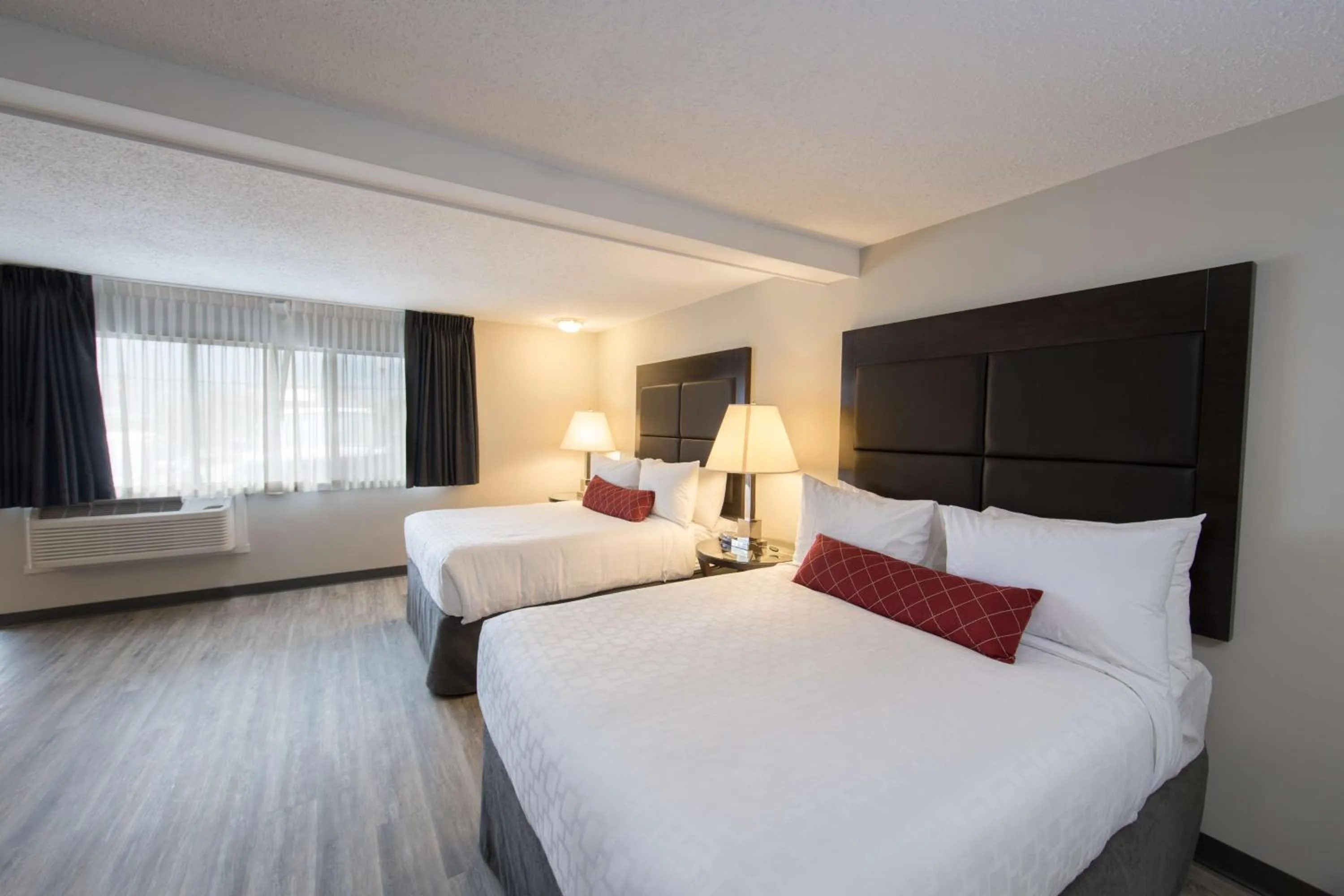 Photo of the whole room, Bed in SureStay Hotel by Best Western Castlegar