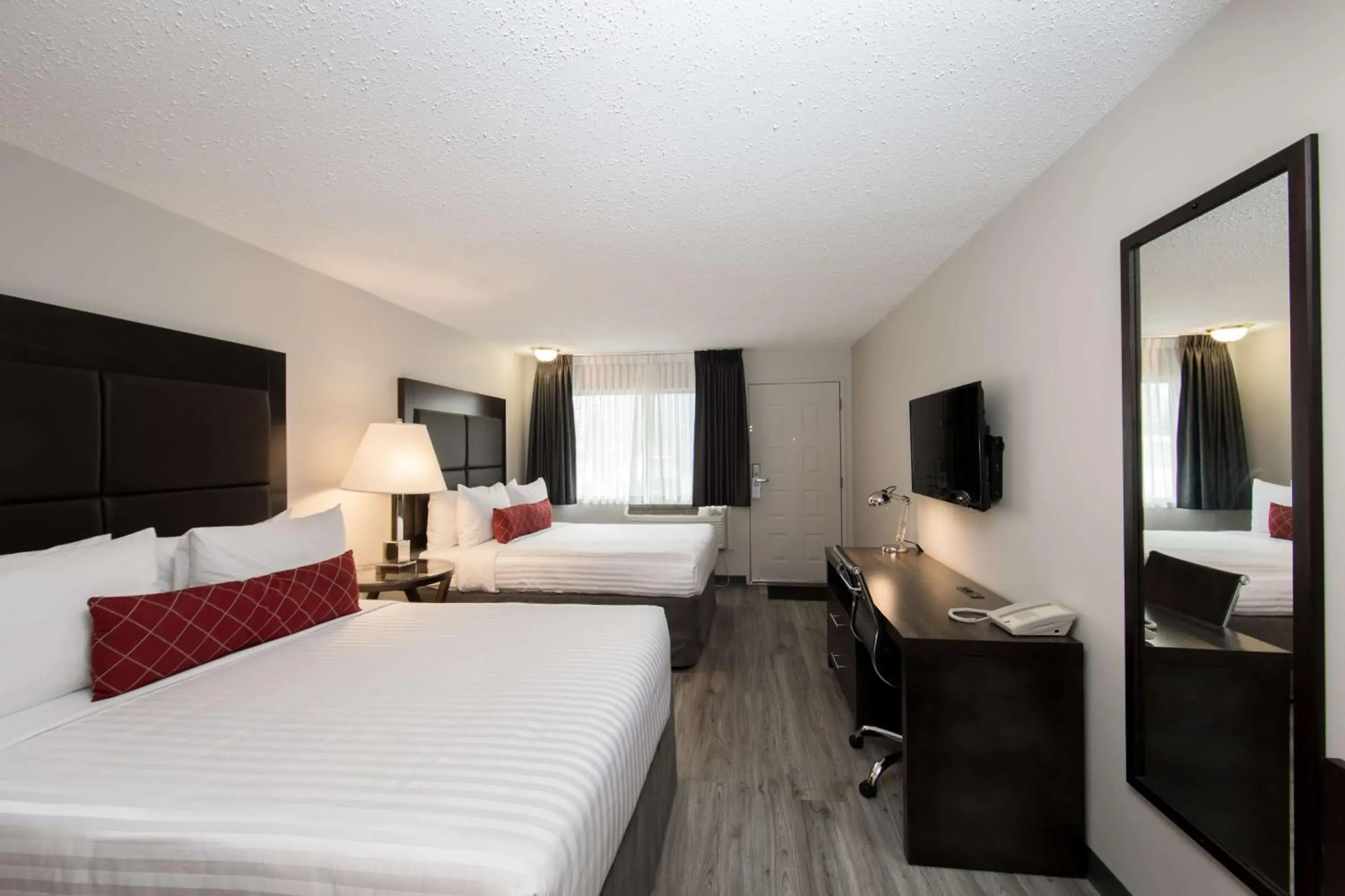 Queen Room with Two Queen Beds - Pet Friendly in SureStay Hotel by Best Western Castlegar Queen Room with Two Queen Beds - Pet Friendly in SureStay Hotel by Best Western Castlegar