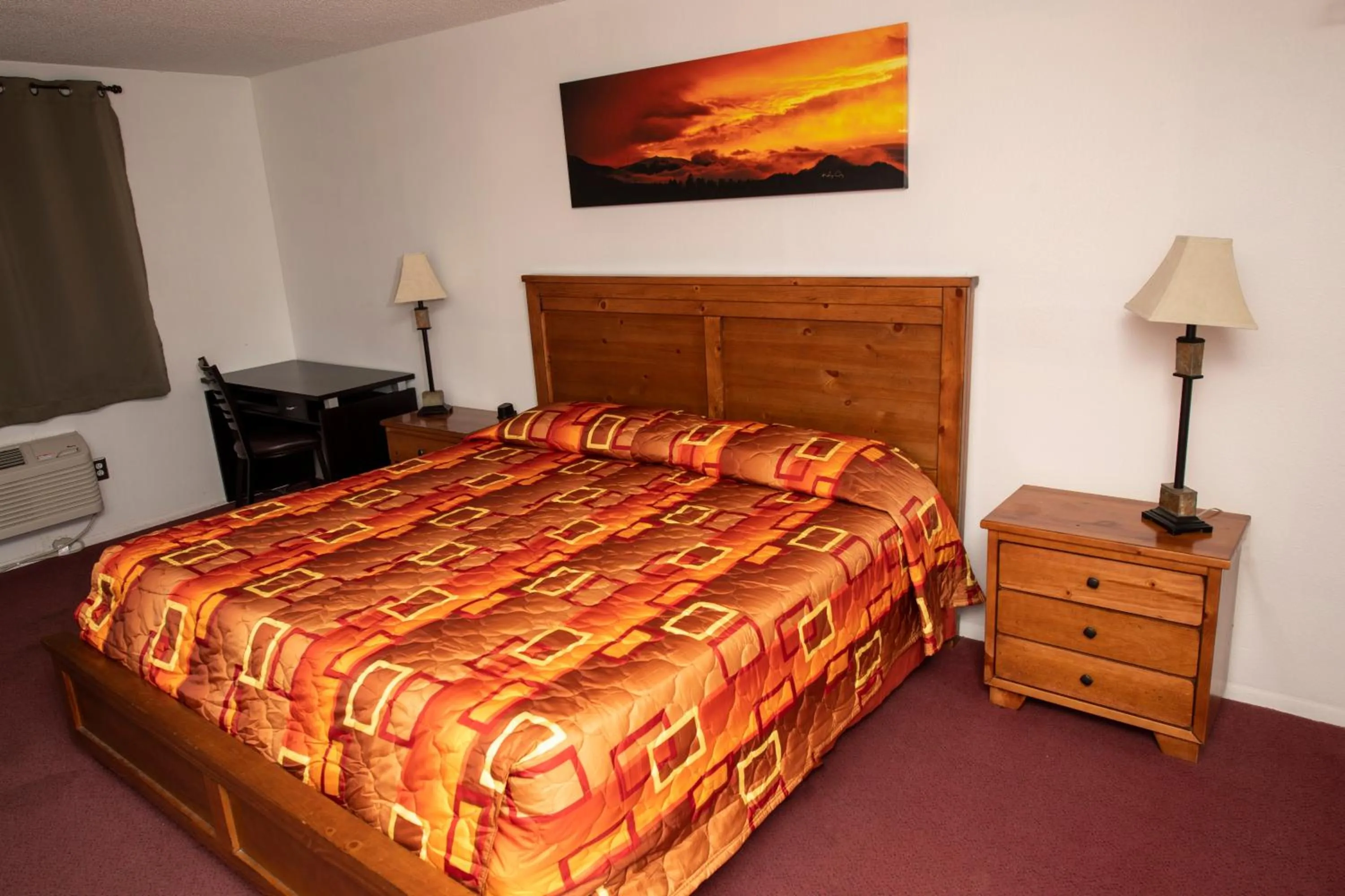 Coffee/tea facilities, Bed in Tower 64 Motel & RV