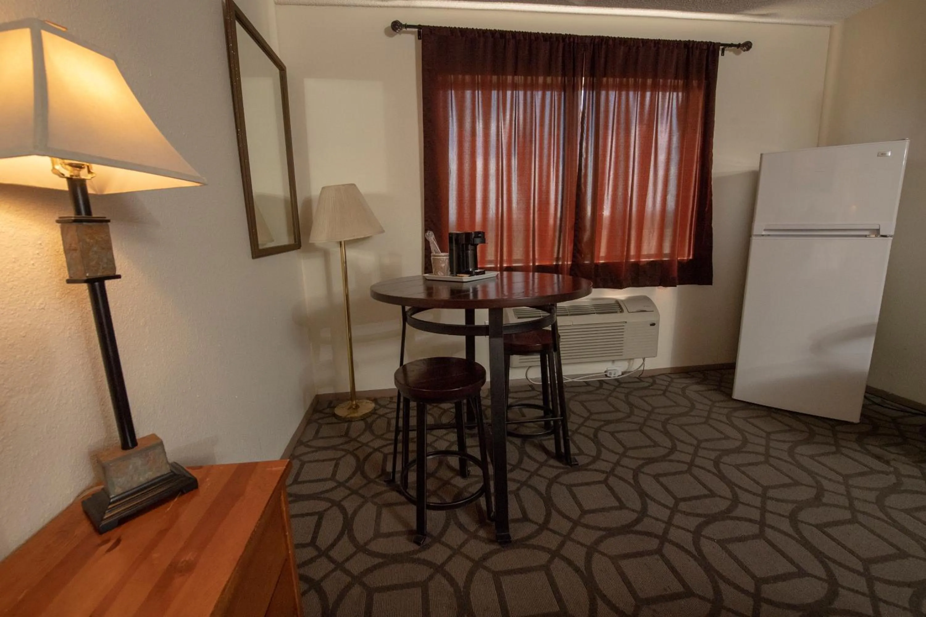 Coffee/tea facilities in Tower 64 Motel & RV