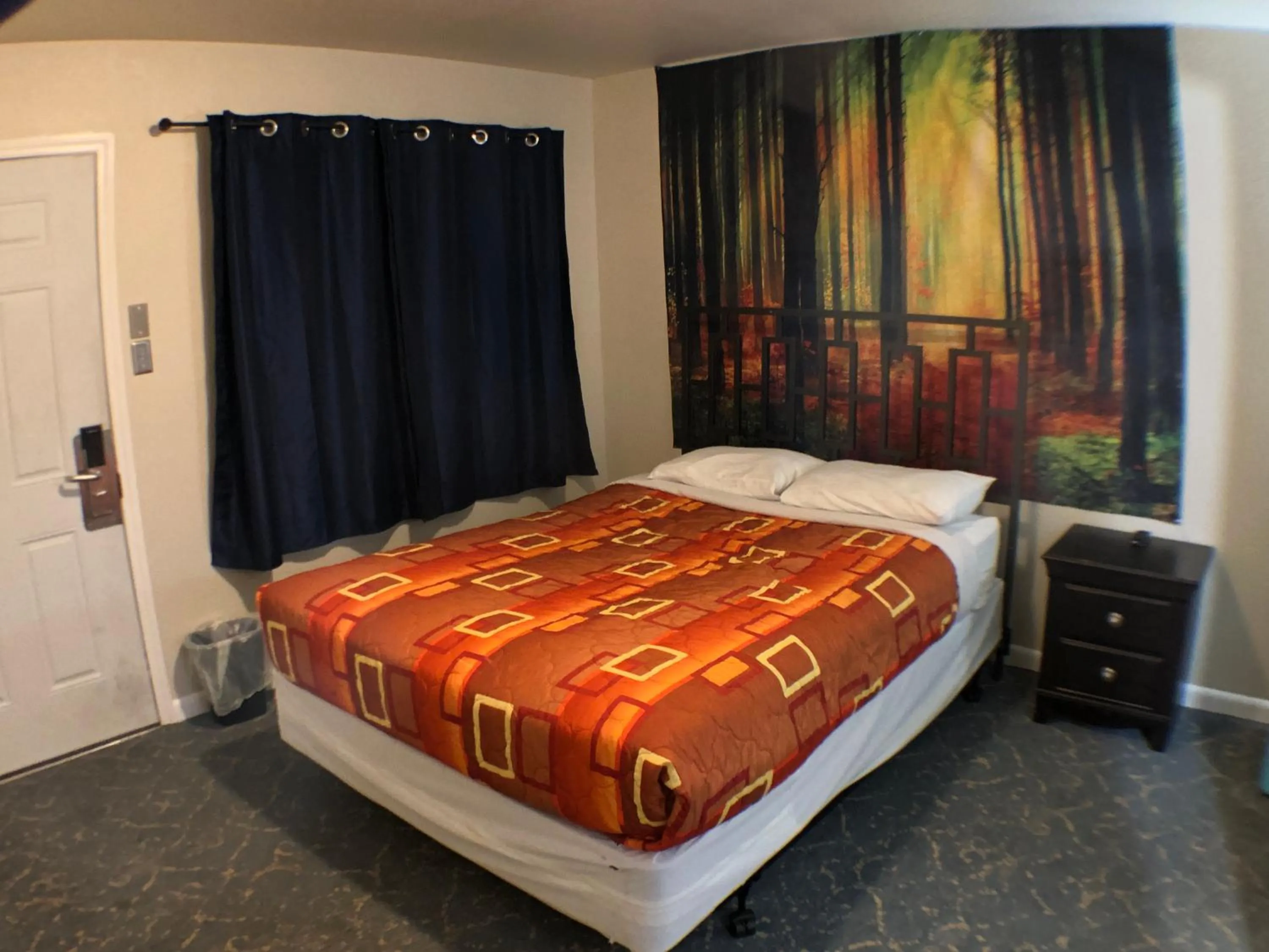 Bed in Tower 64 Motel & RV