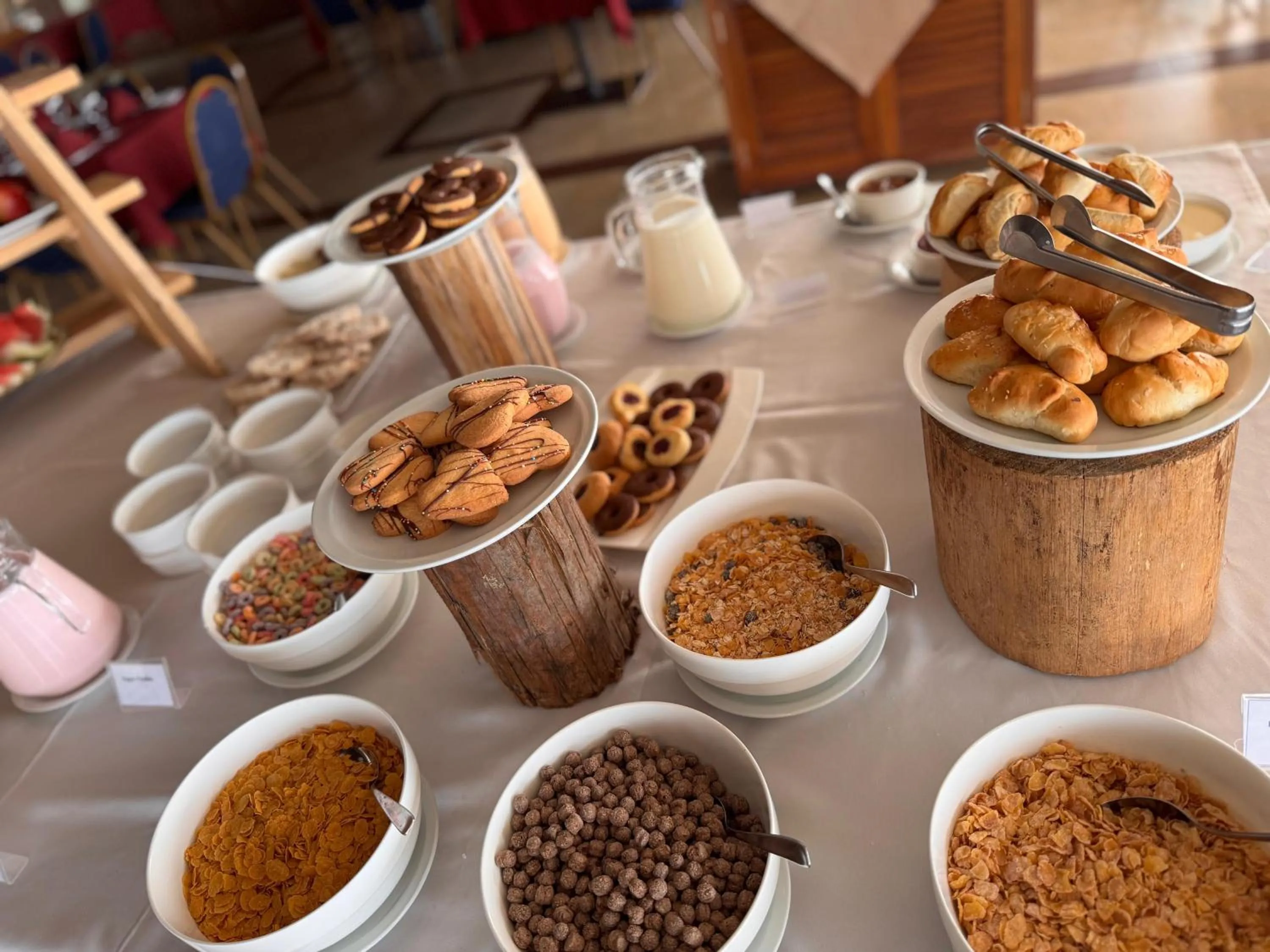 Buffet breakfast in Hotel Horacio Quiroga