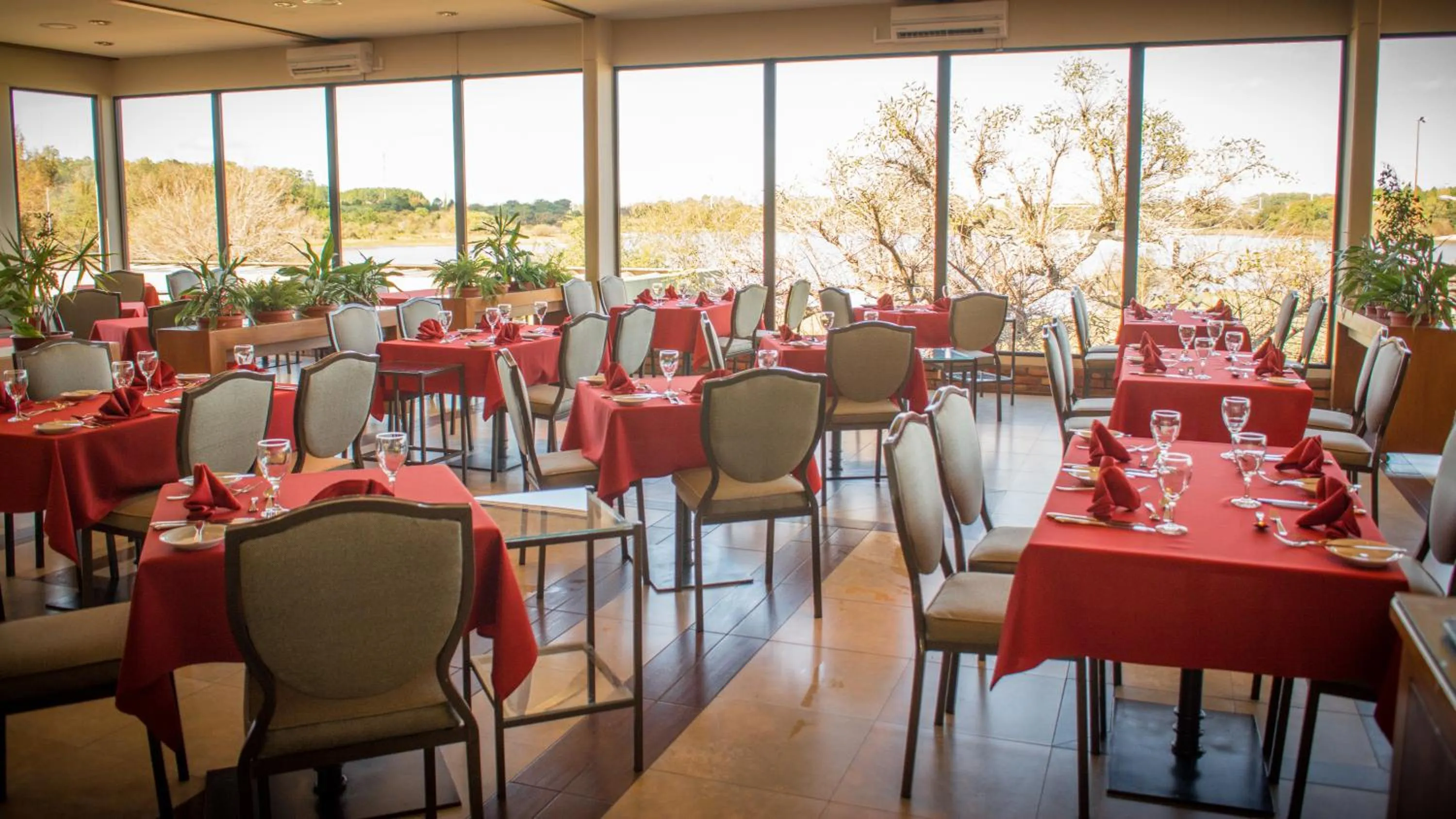 Restaurant/places to eat in Hotel Horacio Quiroga