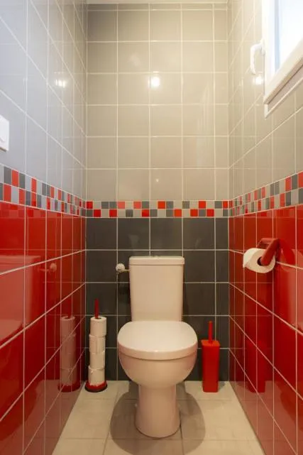 Toilet in Gîtes de l'Orée du Bois - Boussières