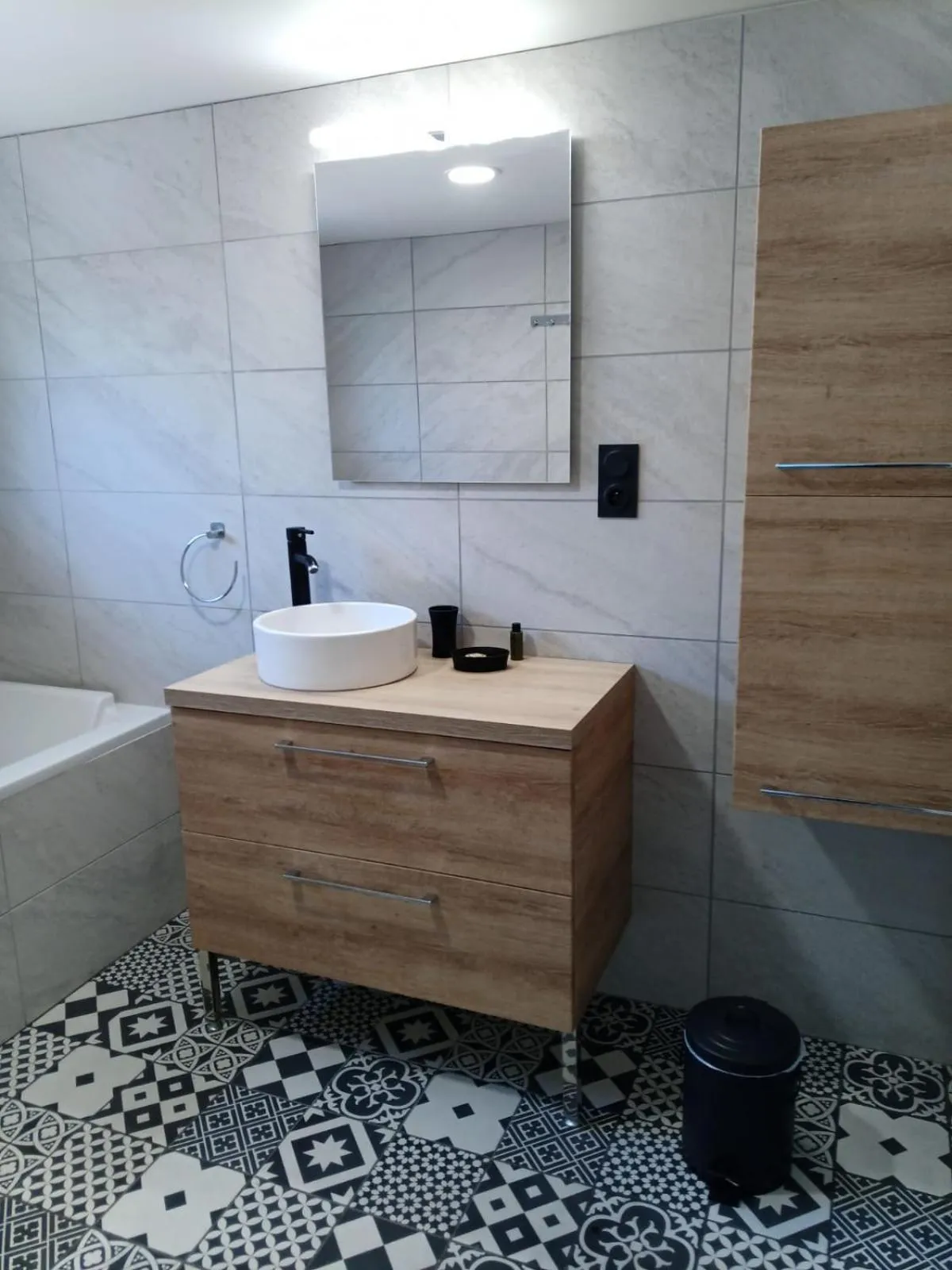 Bathroom in Gîtes de l'Orée du Bois - Boussières