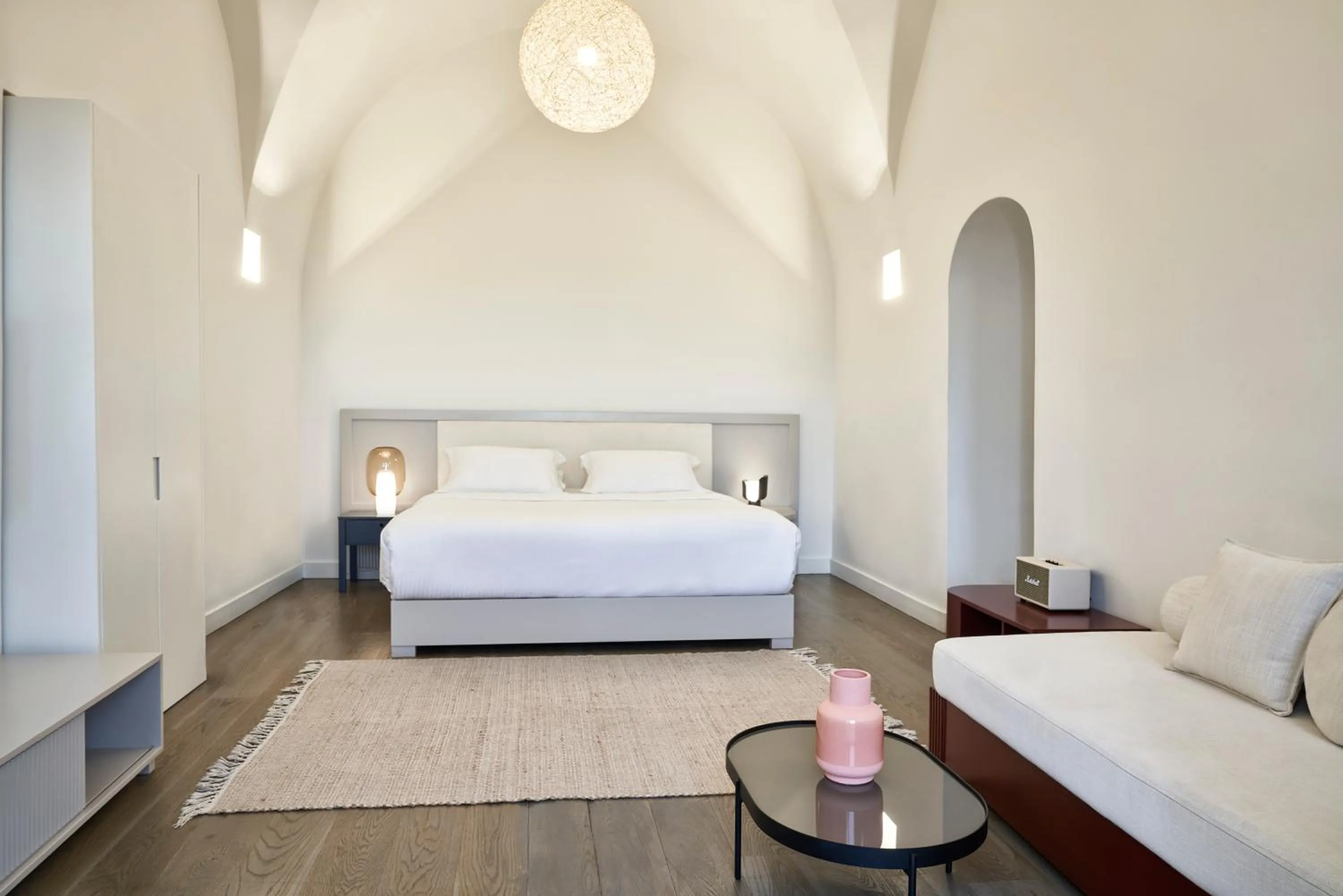 Bed in Old Castle Oia