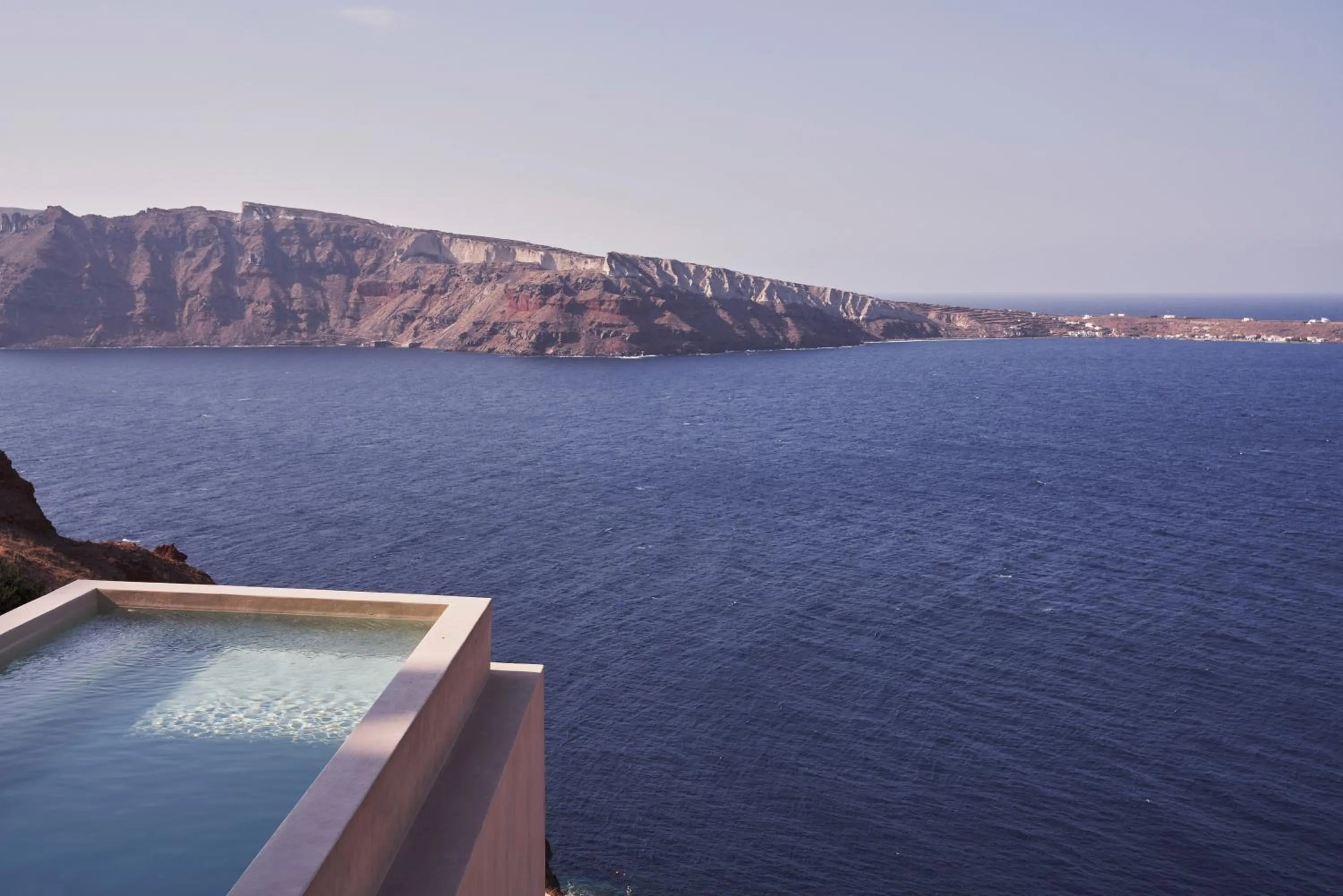 Pool view in Old Castle Oia
