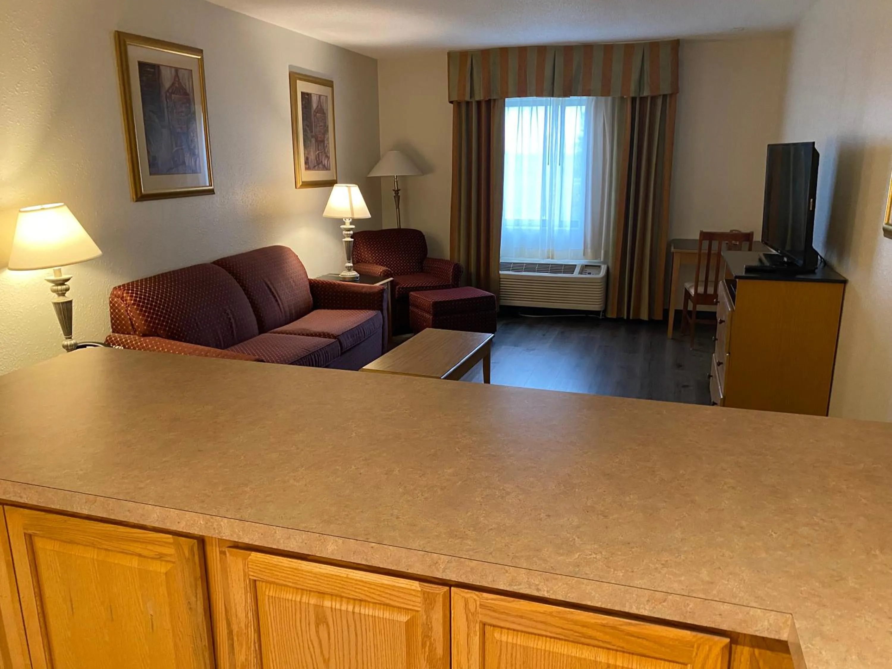 Seating area in Quality Inn Perrysburg - Toledo South