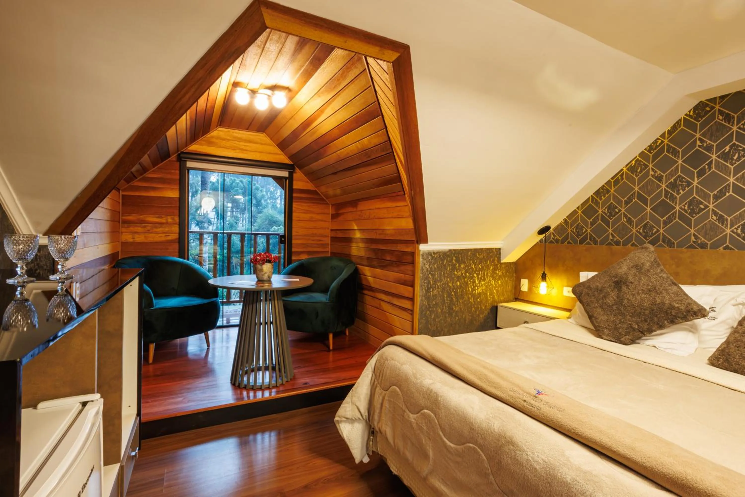 Seating area, Bed in Caminho das Pedras Pousada de Charme