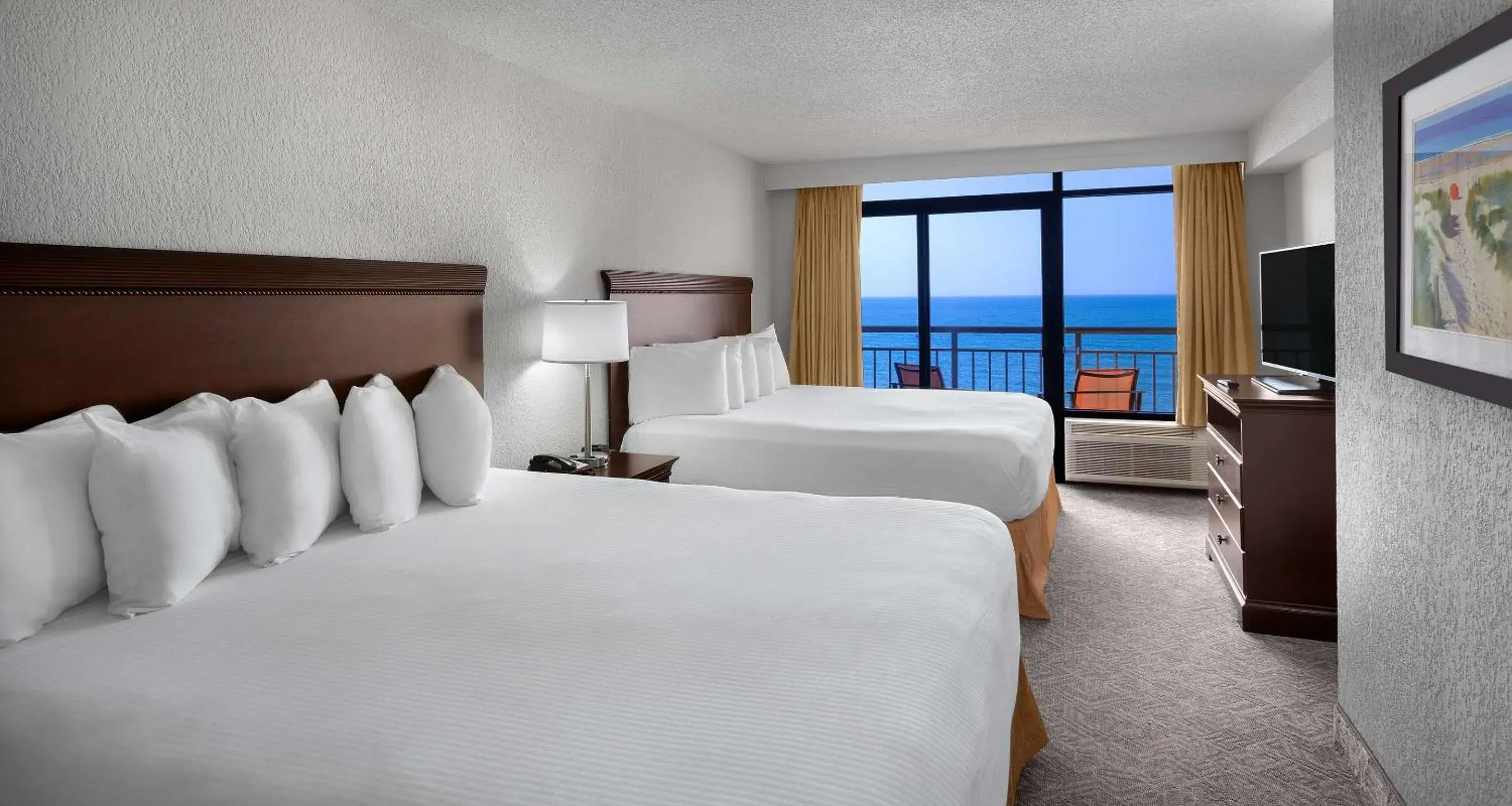 Queen Room with Kitchen - Non-Smoking/Oceanfront in Best Western Ocean Sands Beach Resort Queen Room with Kitchen - Non-Smoking/Oceanfront in Best Western Ocean Sands Beach Resort