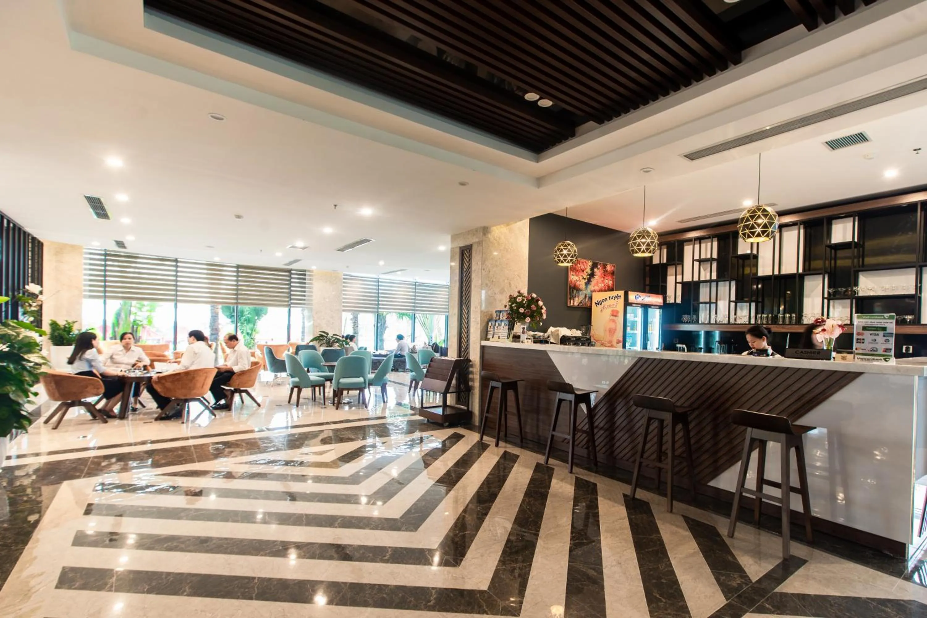 Restaurant/places to eat in Eagle Hotel